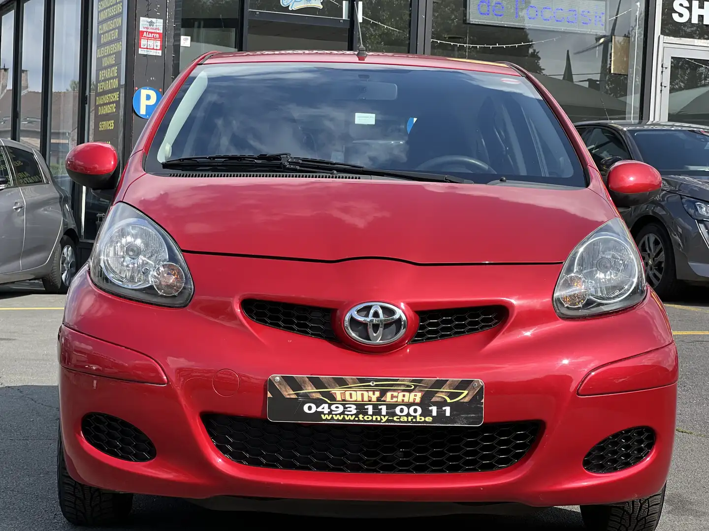 Toyota Aygo 1.0i VVT-i*boîte automat*CLIMA*JANTES*AUX*G12 M Rood - 1