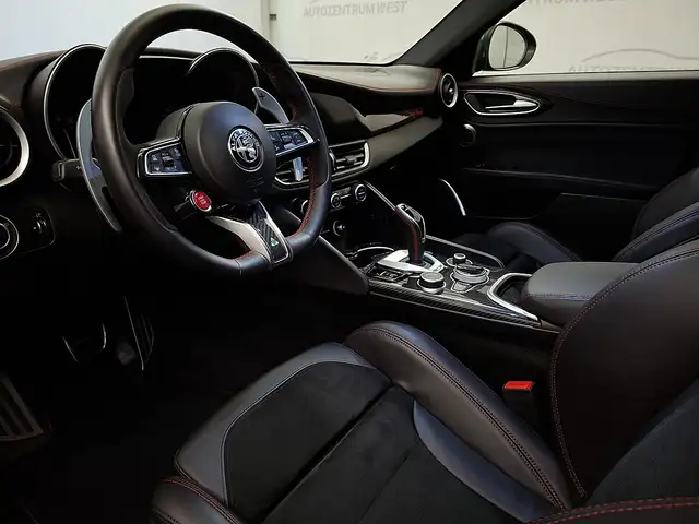 Alfa Romeo Giulia Quadrifoglio 2,9 Alfa 510 ATX RWD...AKRAPOVIC, ... Ansicht 17