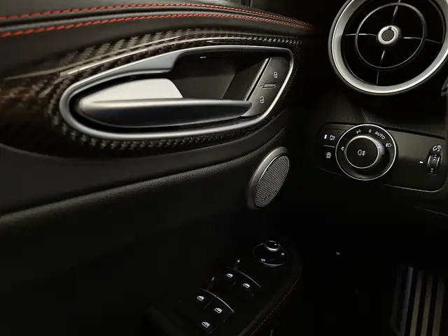 Alfa Romeo Giulia Quadrifoglio 2,9 Alfa 510 ATX RWD...AKRAPOVIC, ... Ansicht 23