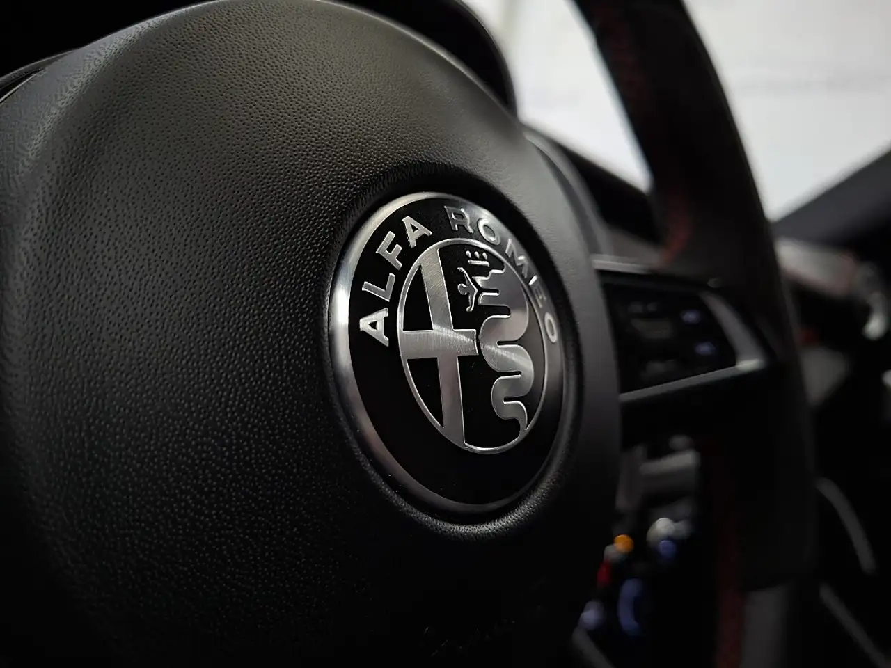Alfa Romeo Giulia 2021 — фото 21