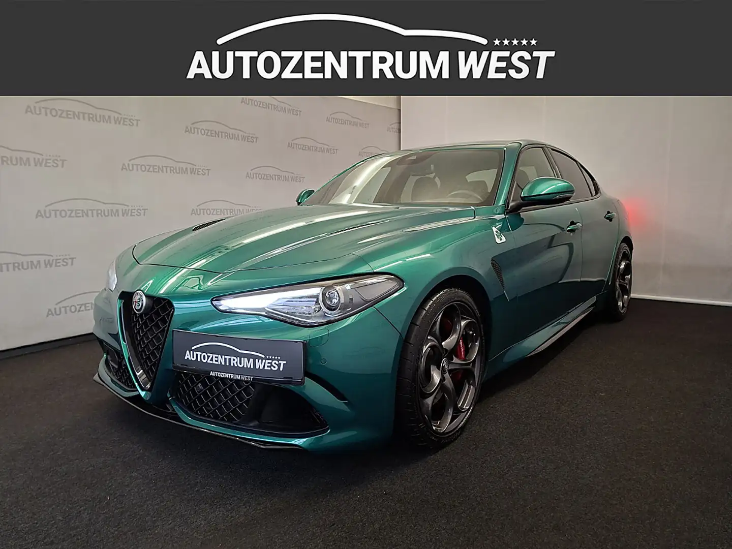 Alfa Romeo Giulia Quadrifoglio 2,9 Alfa 510 ATX RWD...AKRAPOVIC, ... Grün - 1