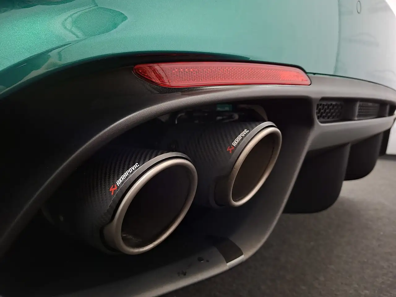 Alfa Romeo Giulia 2021 — фото 13