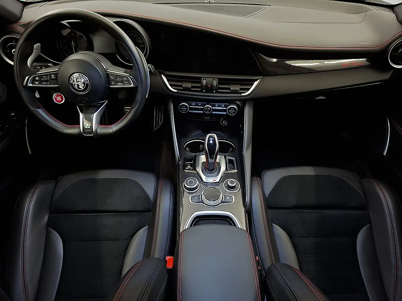Alfa Romeo Giulia 2021 — фото 18