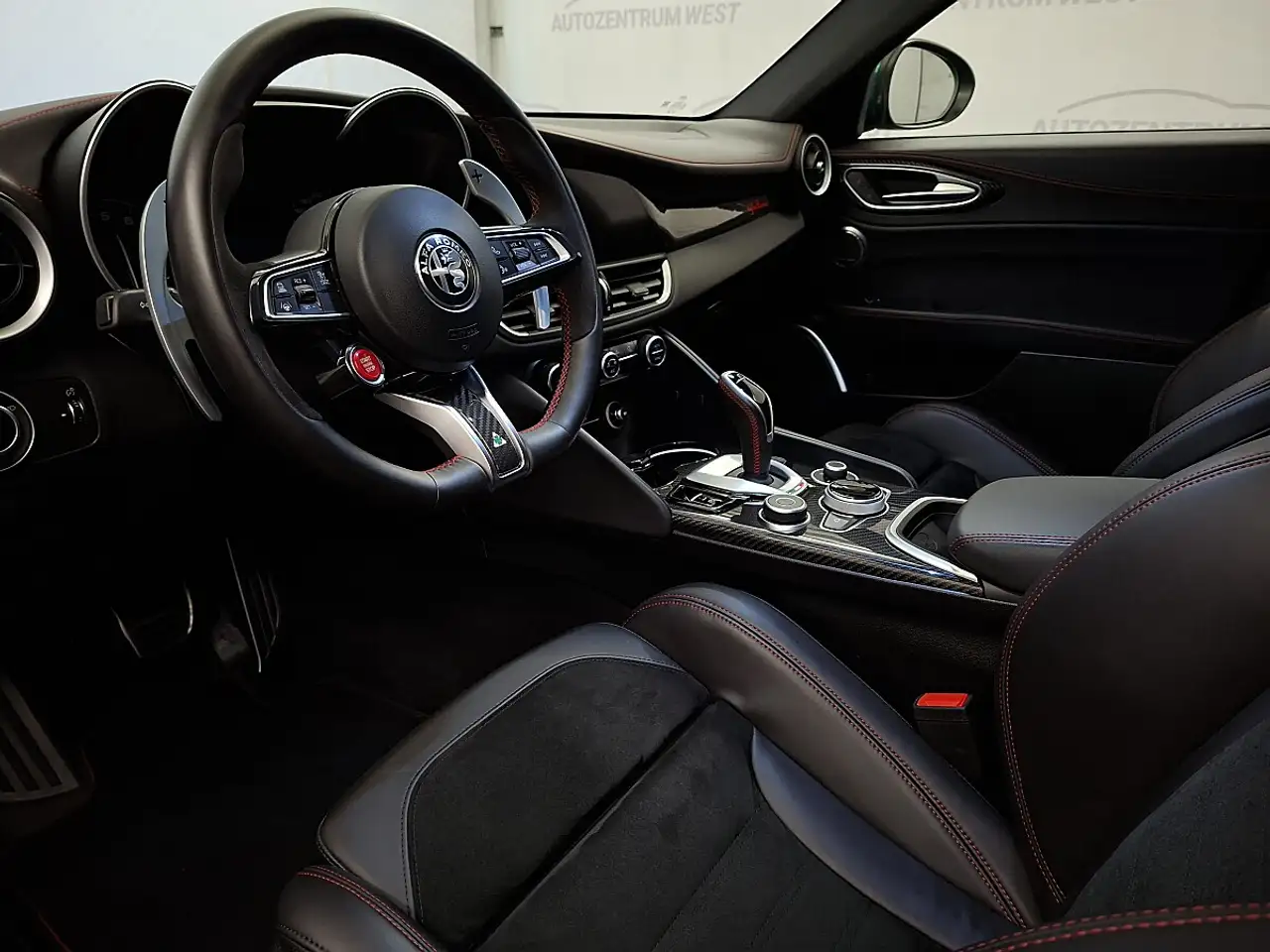 Alfa Romeo Giulia 2021 — фото 17
