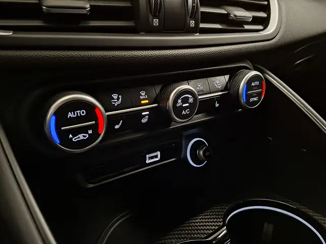 Alfa Romeo Giulia Quadrifoglio 2,9 Alfa 510 ATX RWD...AKRAPOVIC, ... Ansicht 40