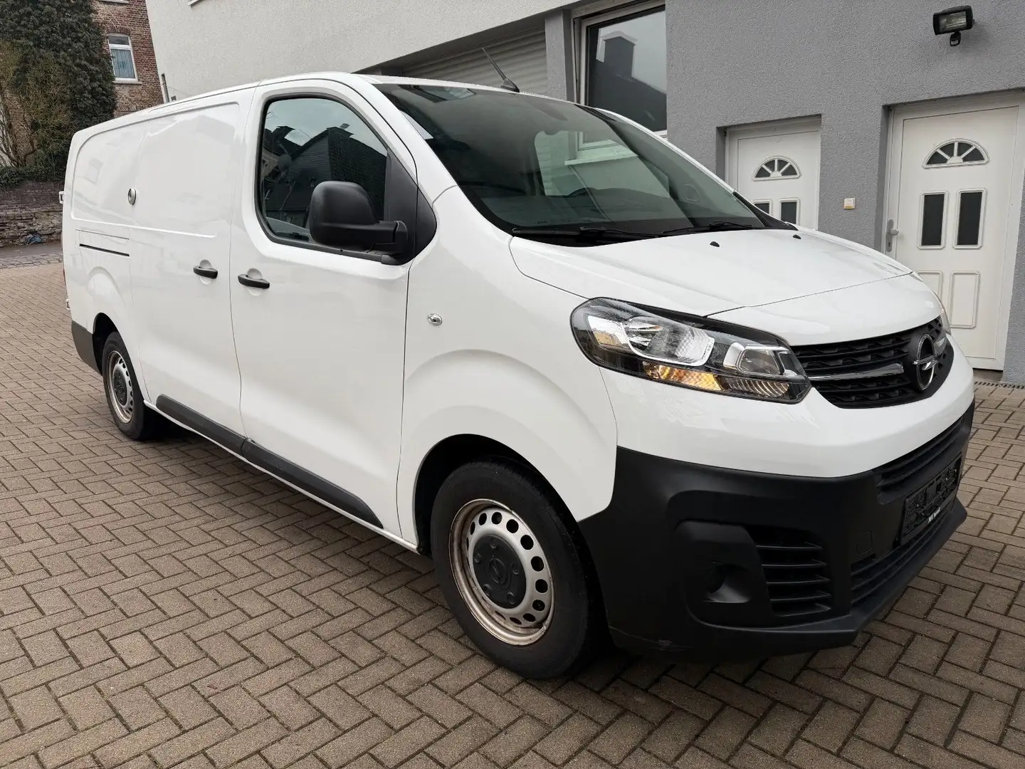 Opel Vivaro Kasten Edition L3 Klima Tempomat DAB AHK Weiß - 1