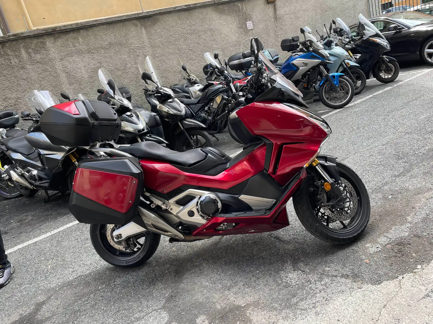 Honda Forza 750 travel edition Červená - 1