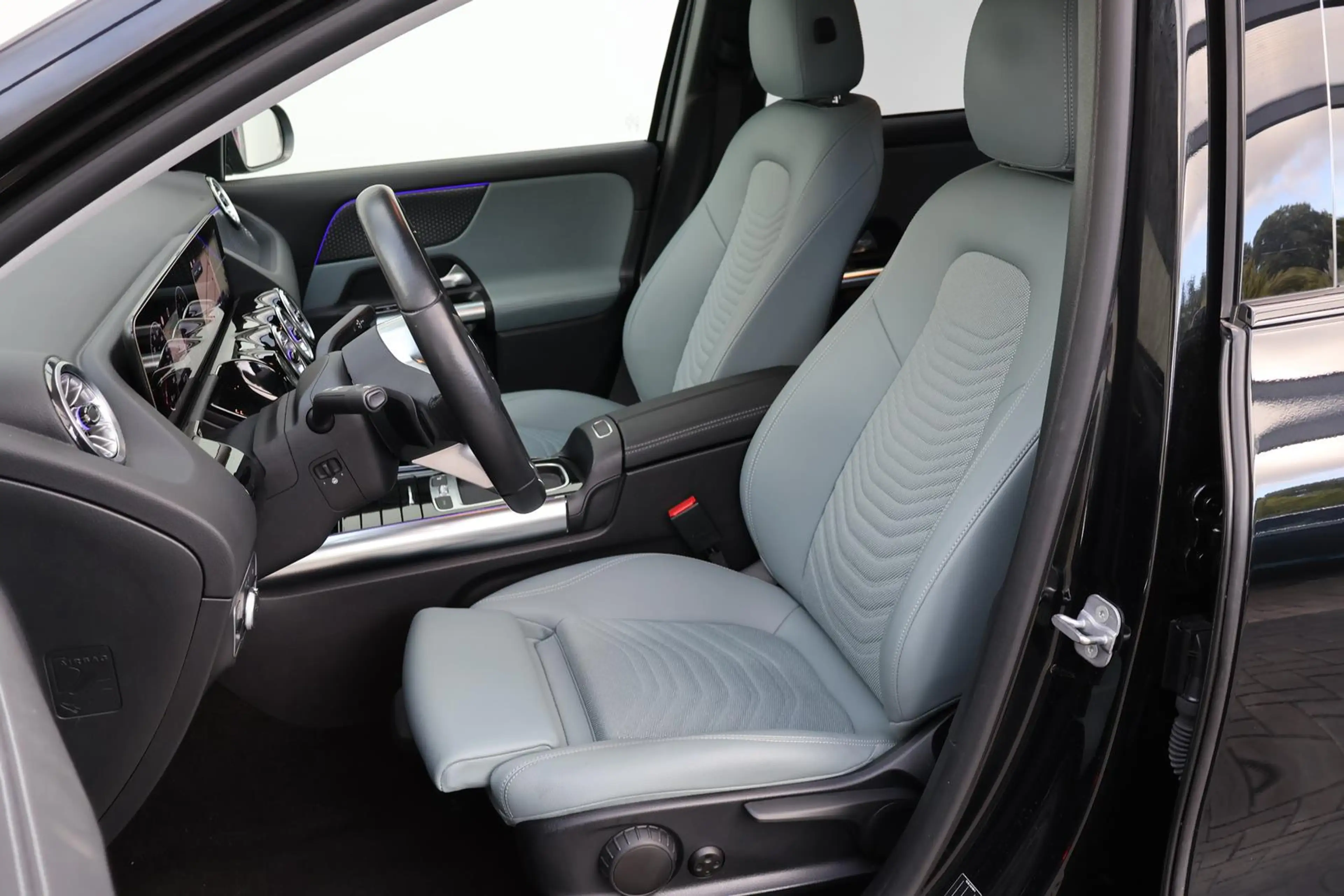 Mercedes-Benz GLA 220 4Matic Progressive RFK Leder Distronic — photo 9