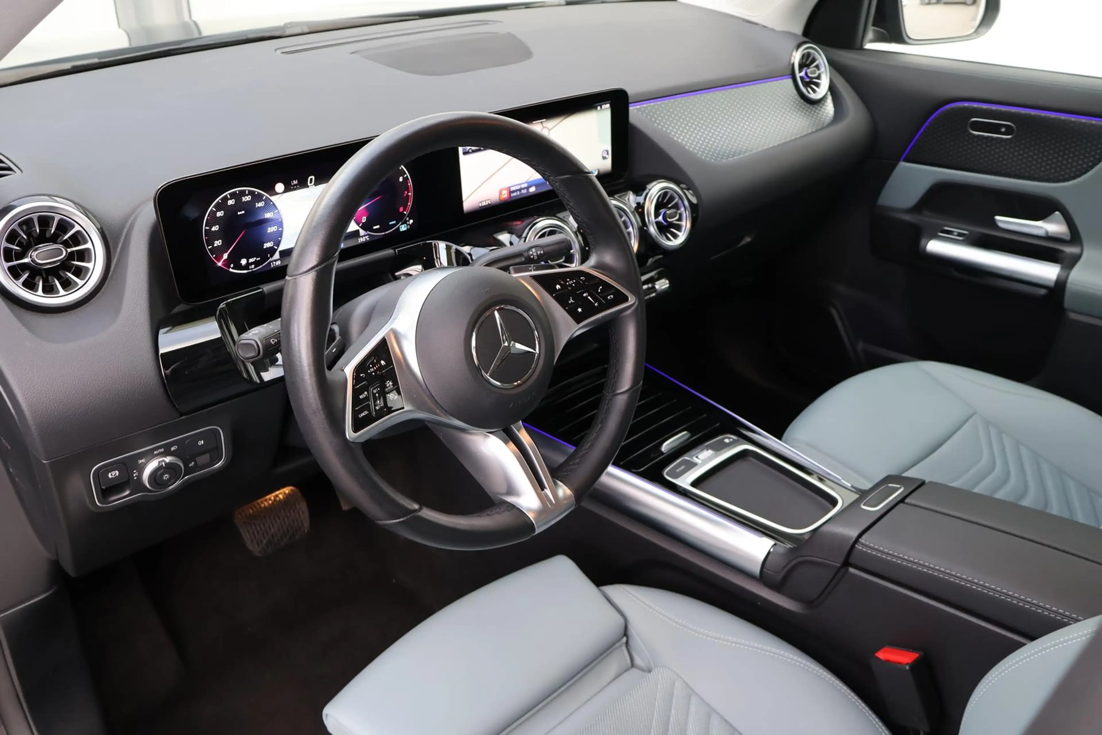 Mercedes-Benz GLA 220 4Matic Progressive RFK Leder Distronic — photo 8