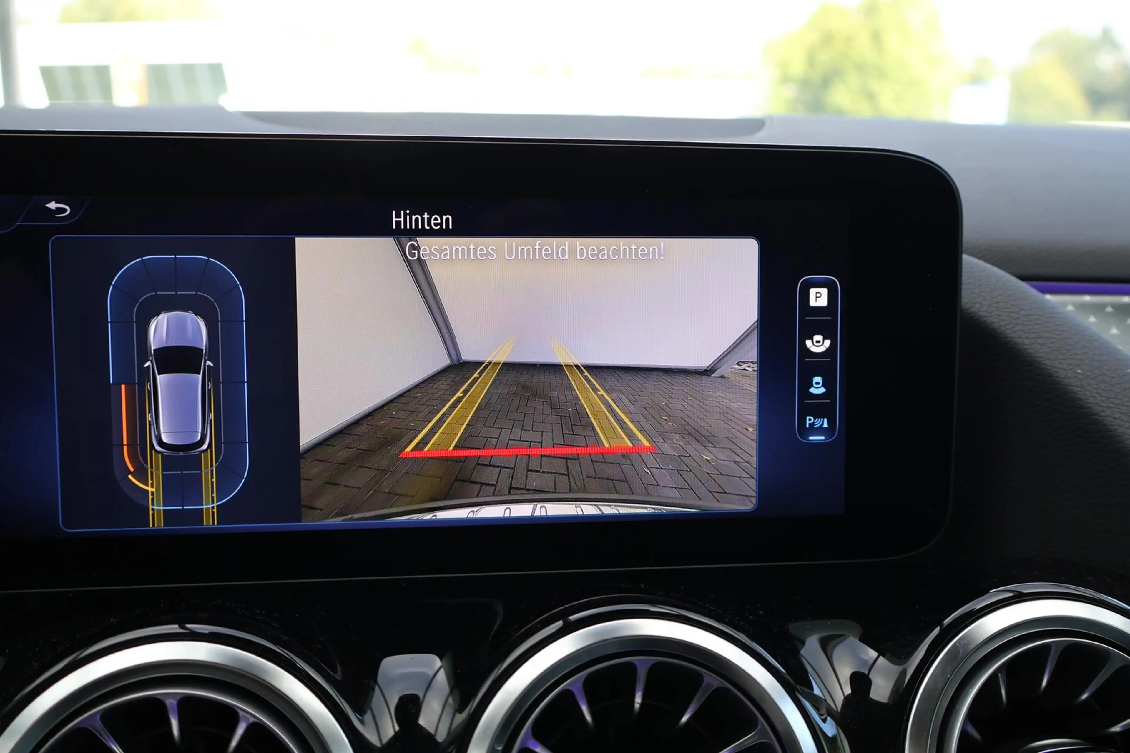 Mercedes-Benz GLA 220 4Matic Progressive RFK Leder Distronic — photo 14