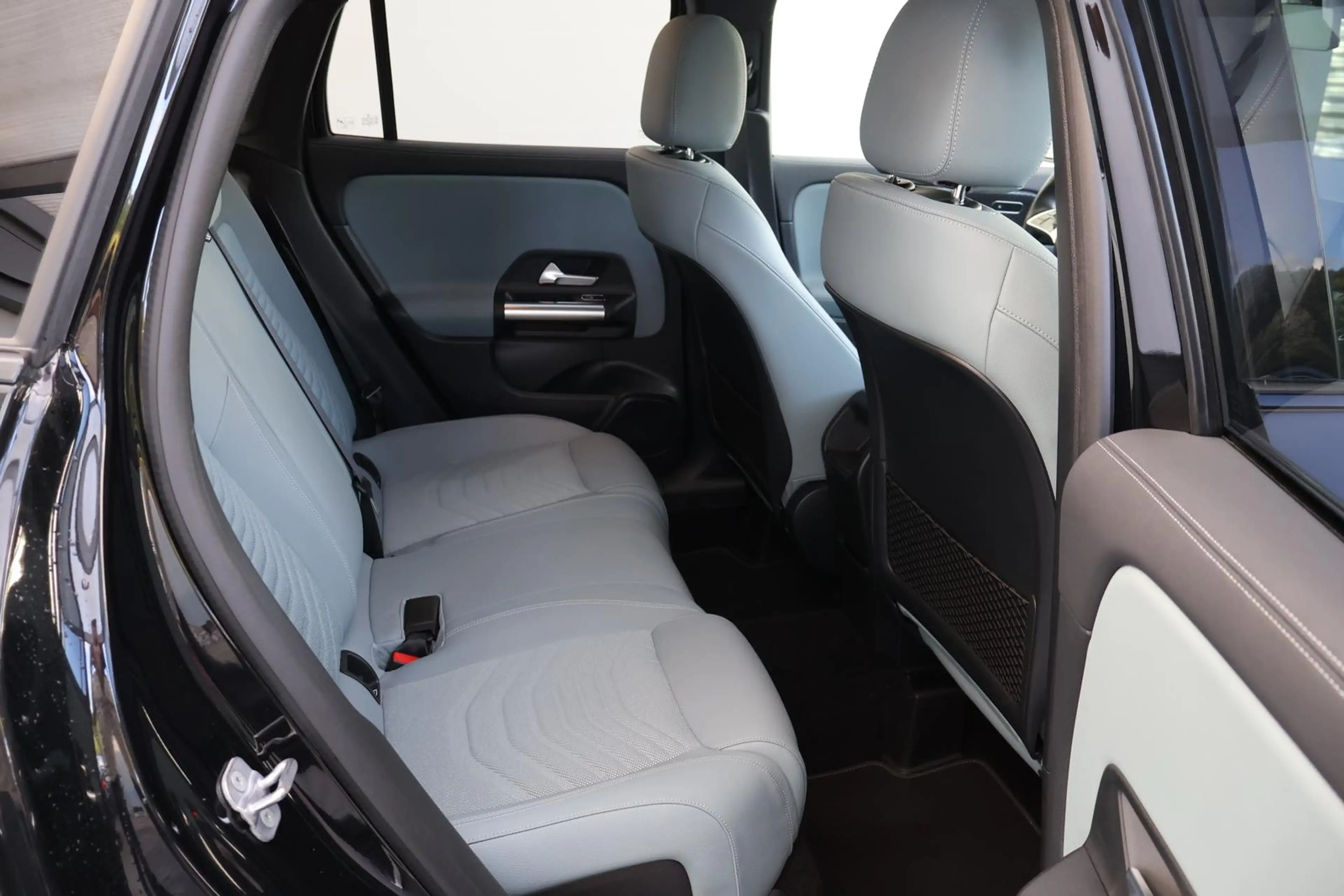 Mercedes-Benz GLA 220 4Matic Progressive RFK Leder Distronic — photo 12