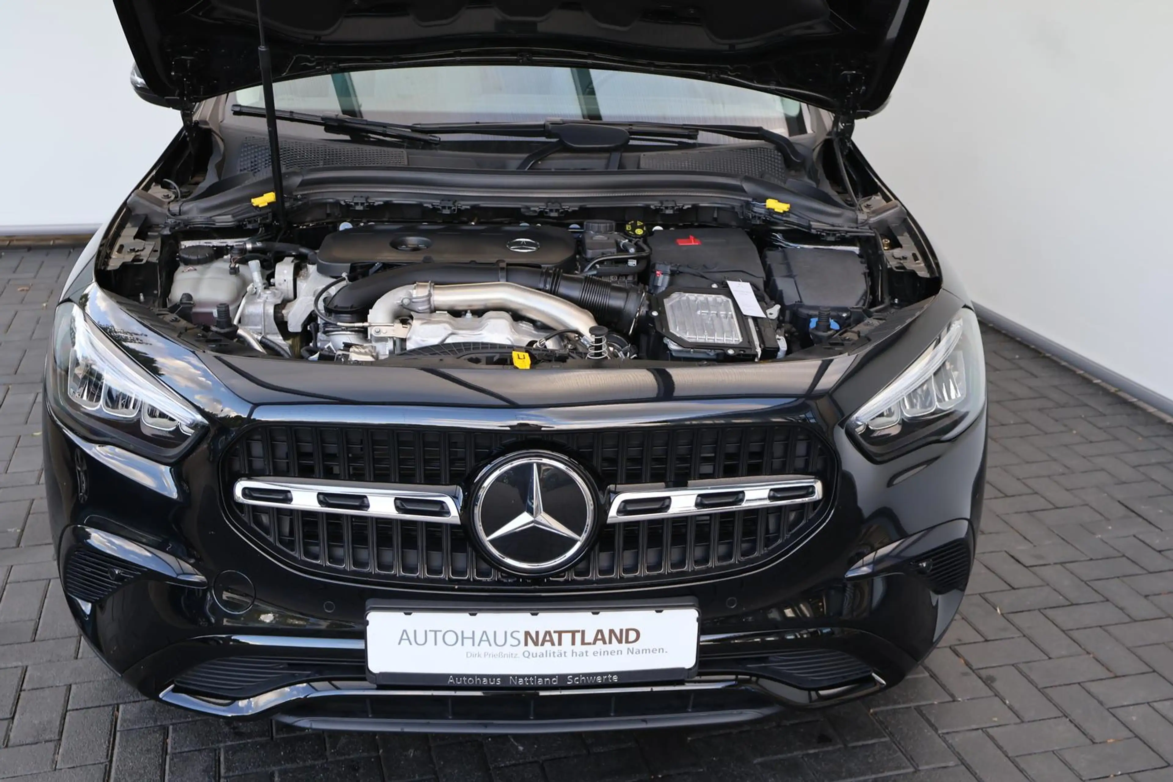 Mercedes-Benz GLA 220 4Matic Progressive RFK Leder Distronic — photo 15