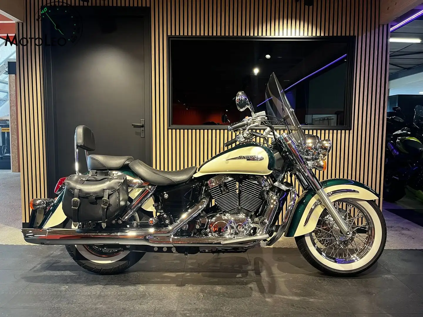 Honda VT 1100 C3 SHADOW Wit - 1