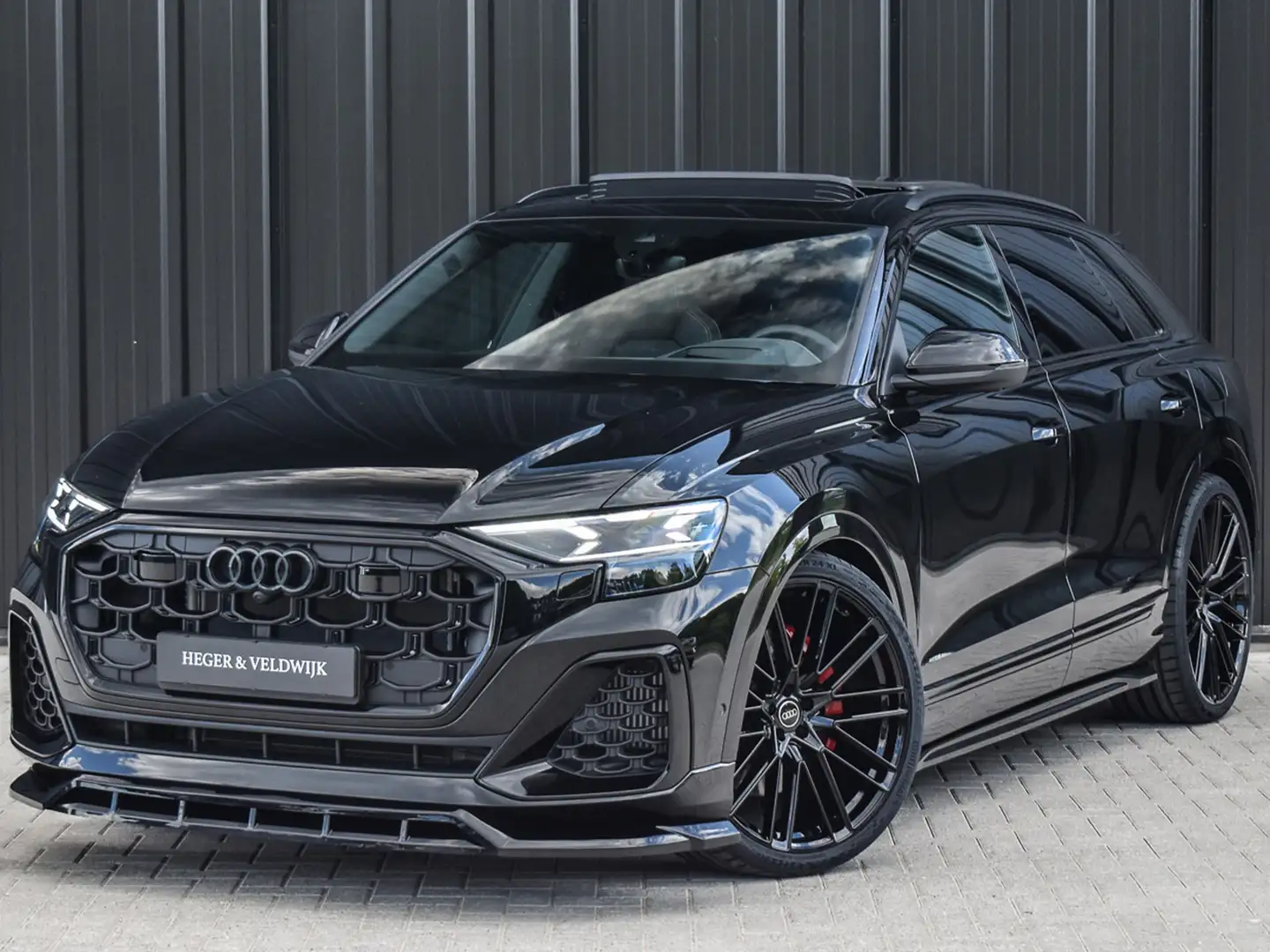 Audi Q8 55TFSI e QUATTRO PRO LINE S COMPETITION | S-SEATS crna - 2