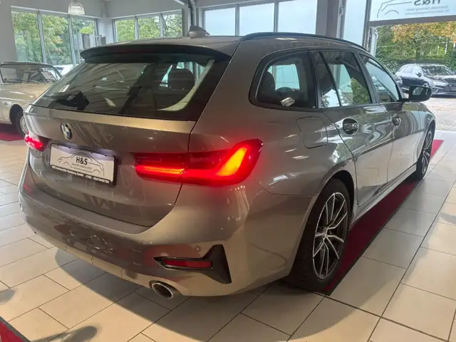BMW 3 Series view 7