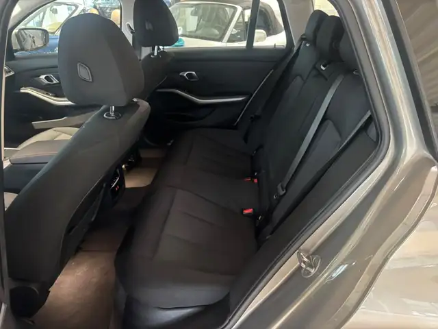 BMW 3 Series view 11