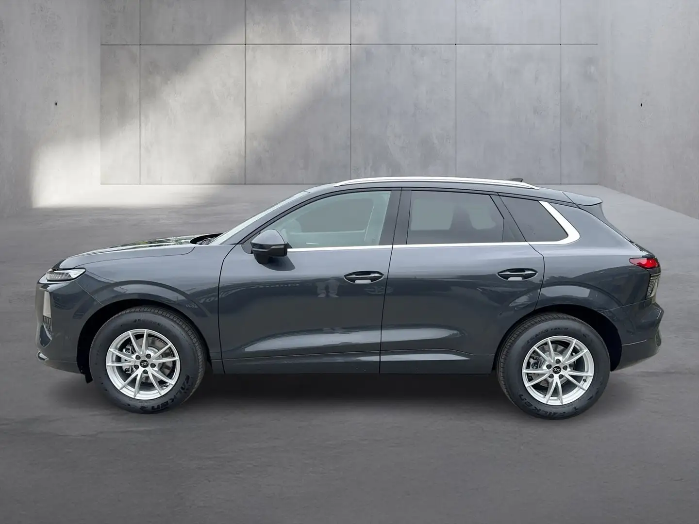 Audi Q3 TFSI 110 kW  intense Grau - 2