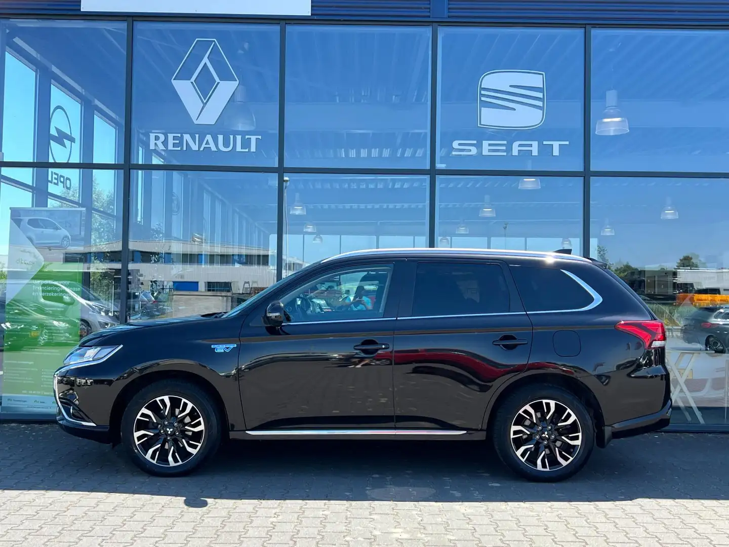 Mitsubishi Outlander 2.0 PHEV|360cam|Leer|Stoelverw|Navi|LED Zwart - 2