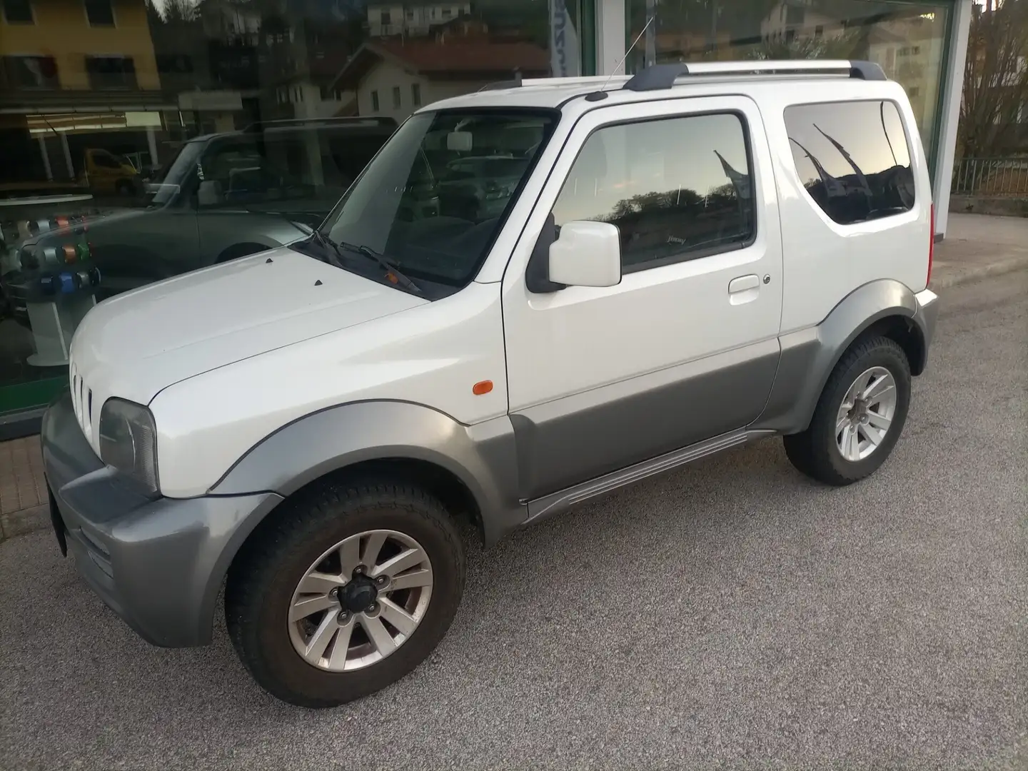 Suzuki Jimny 1.3 vvt Evolution Plus 4WD Bianco - 1