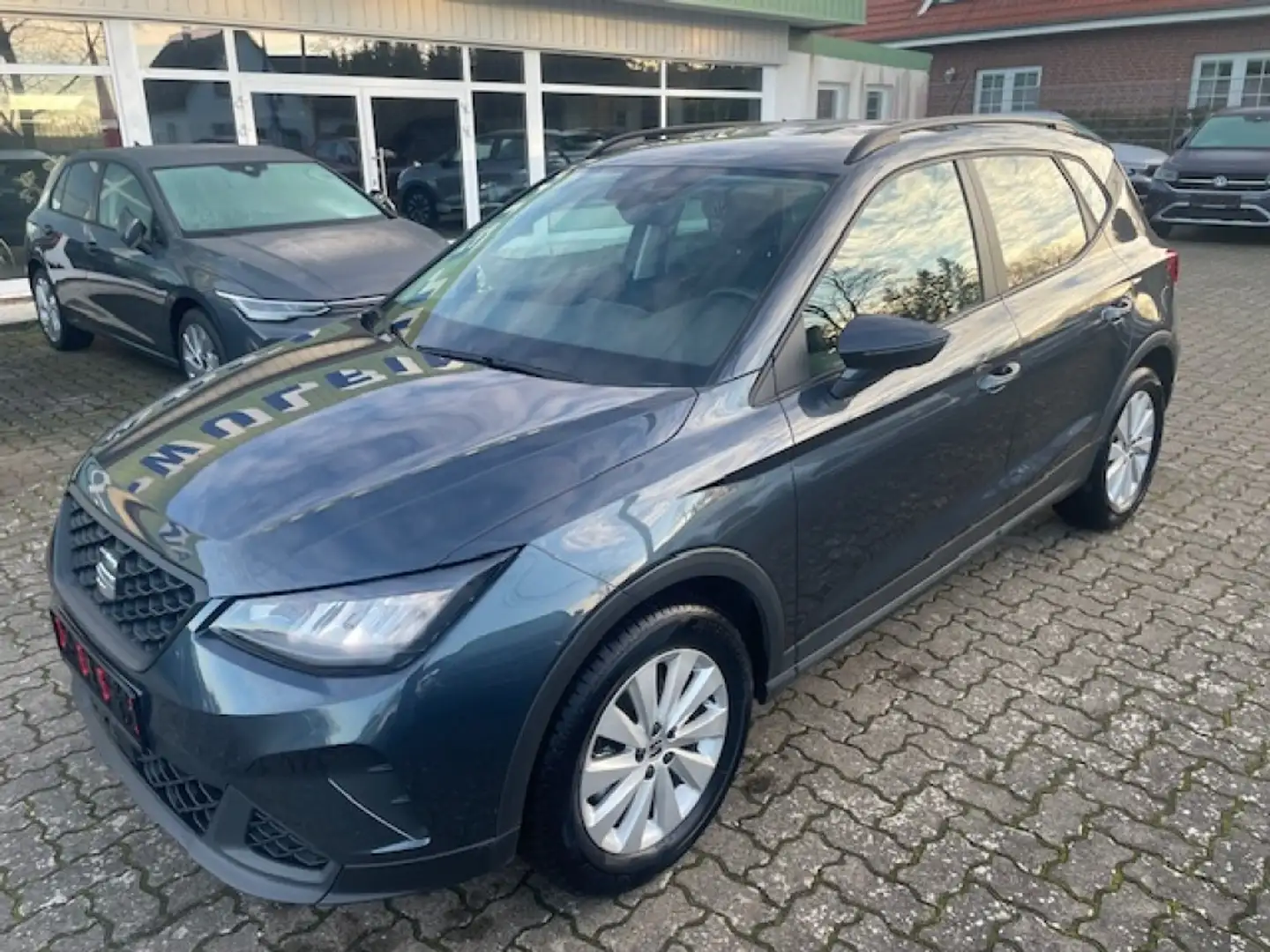 SEAT Arona 1.0 TSI DSG Style Grau - 2