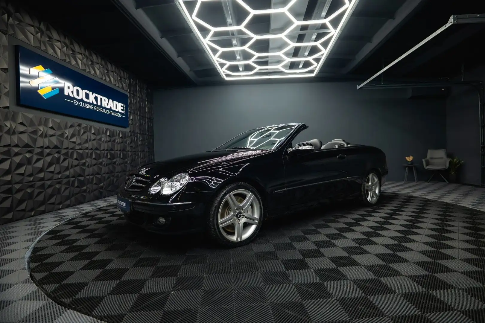 Mercedes-Benz CLK 500 V8 Cabrio AMG Avantgarde LPG *Facelift* Černá - 2