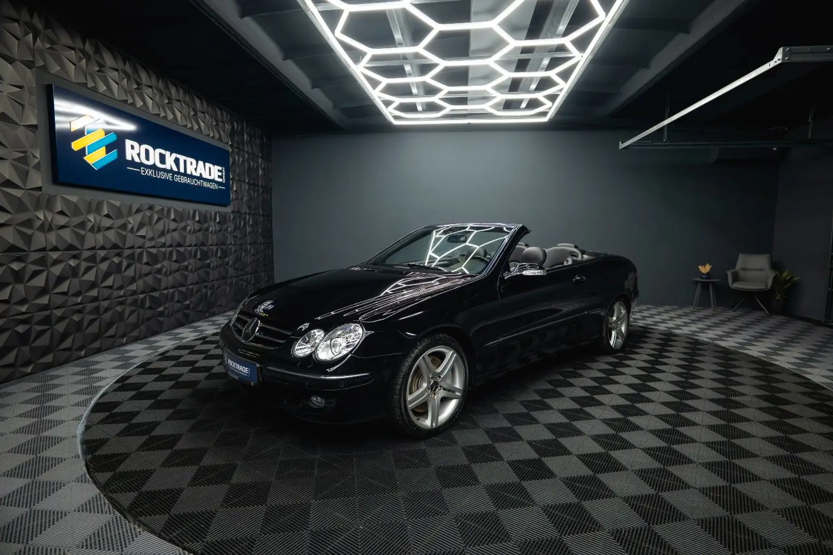 Mercedes-Benz CLK 500 V8 Cabrio AMG Avantgarde LPG *Facelift* Černá - 1