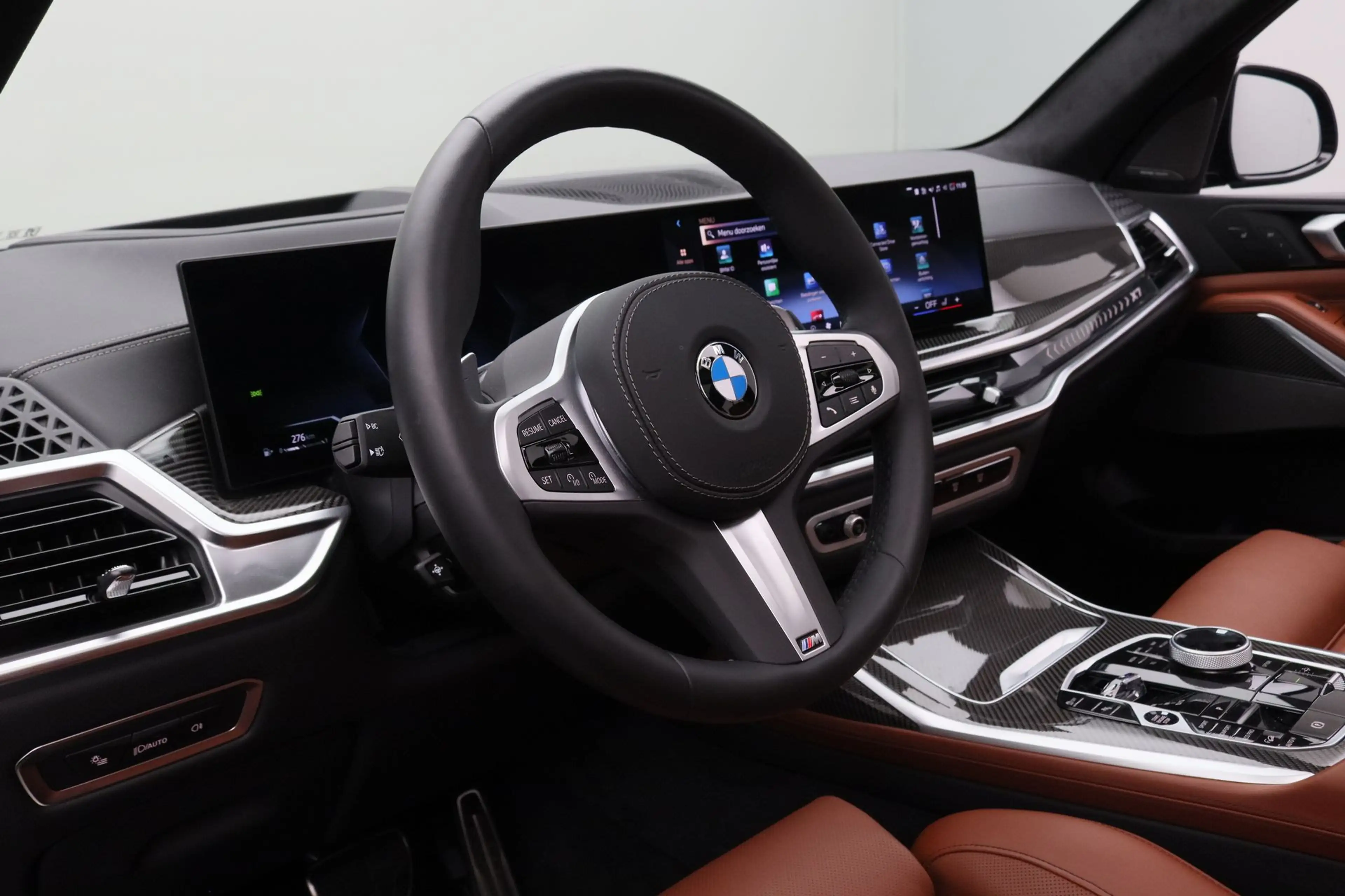 BMW X7 xDrive40i — photo 11