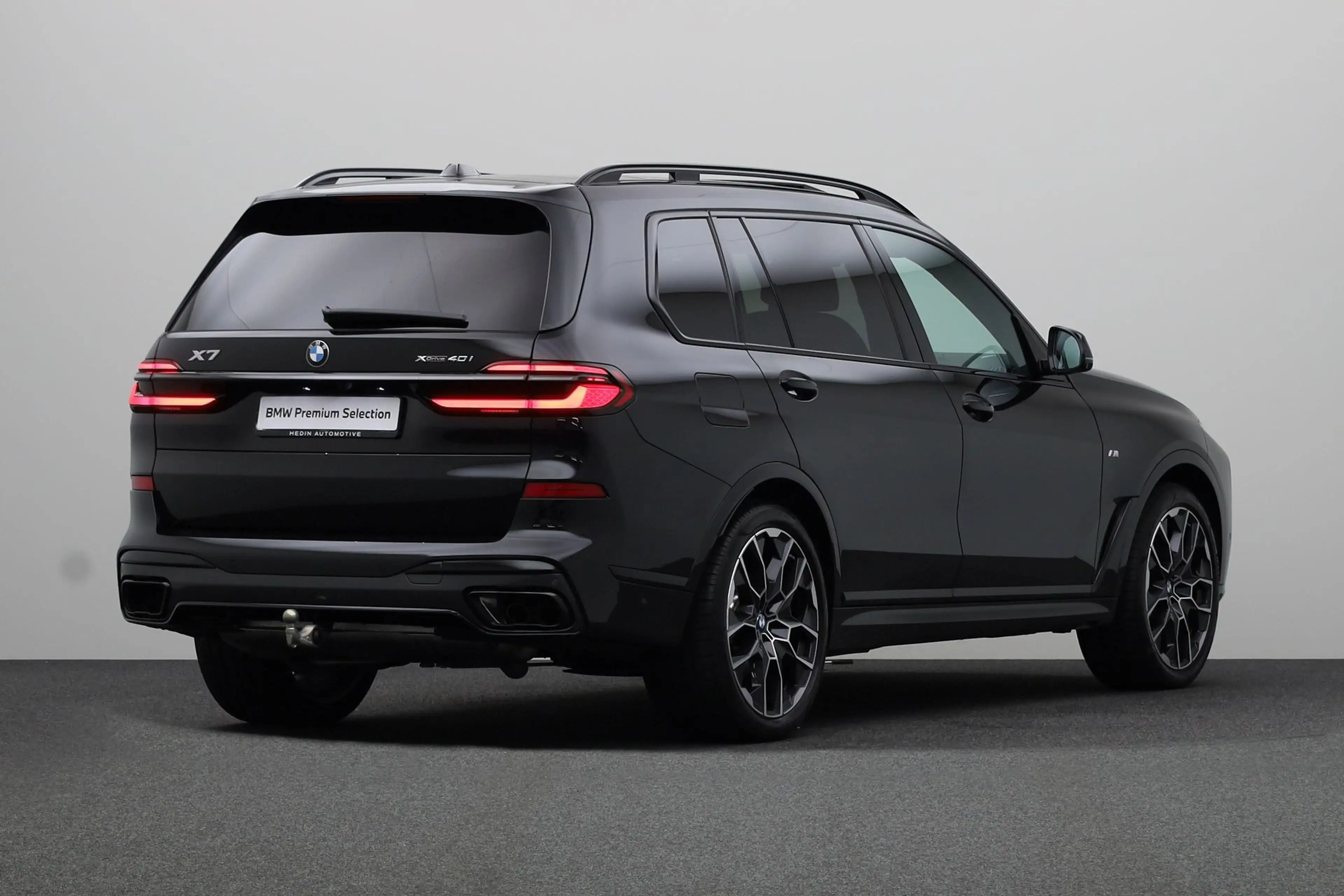 BMW X7 xDrive40i — photo 2
