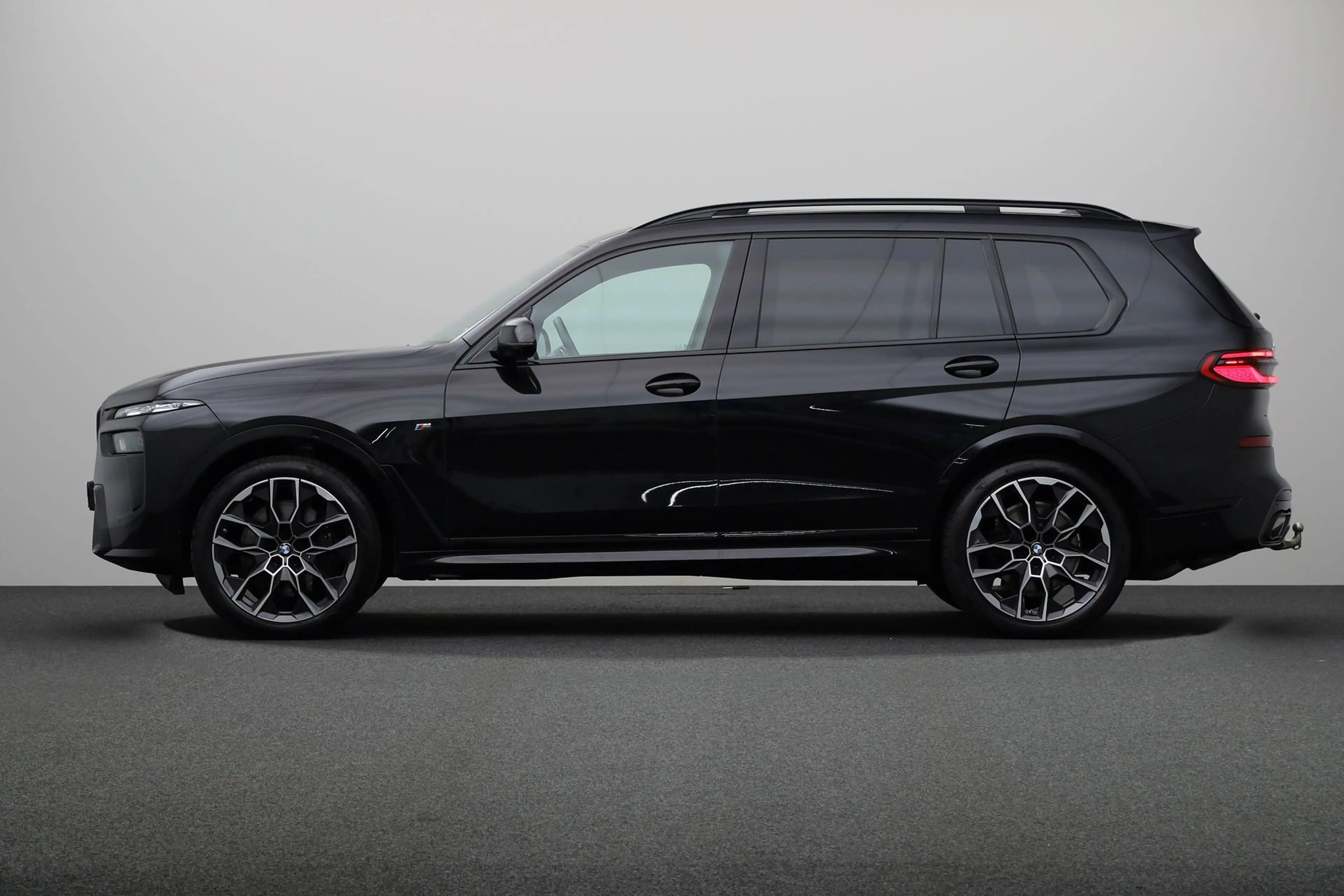 BMW X7 xDrive40i — photo 9