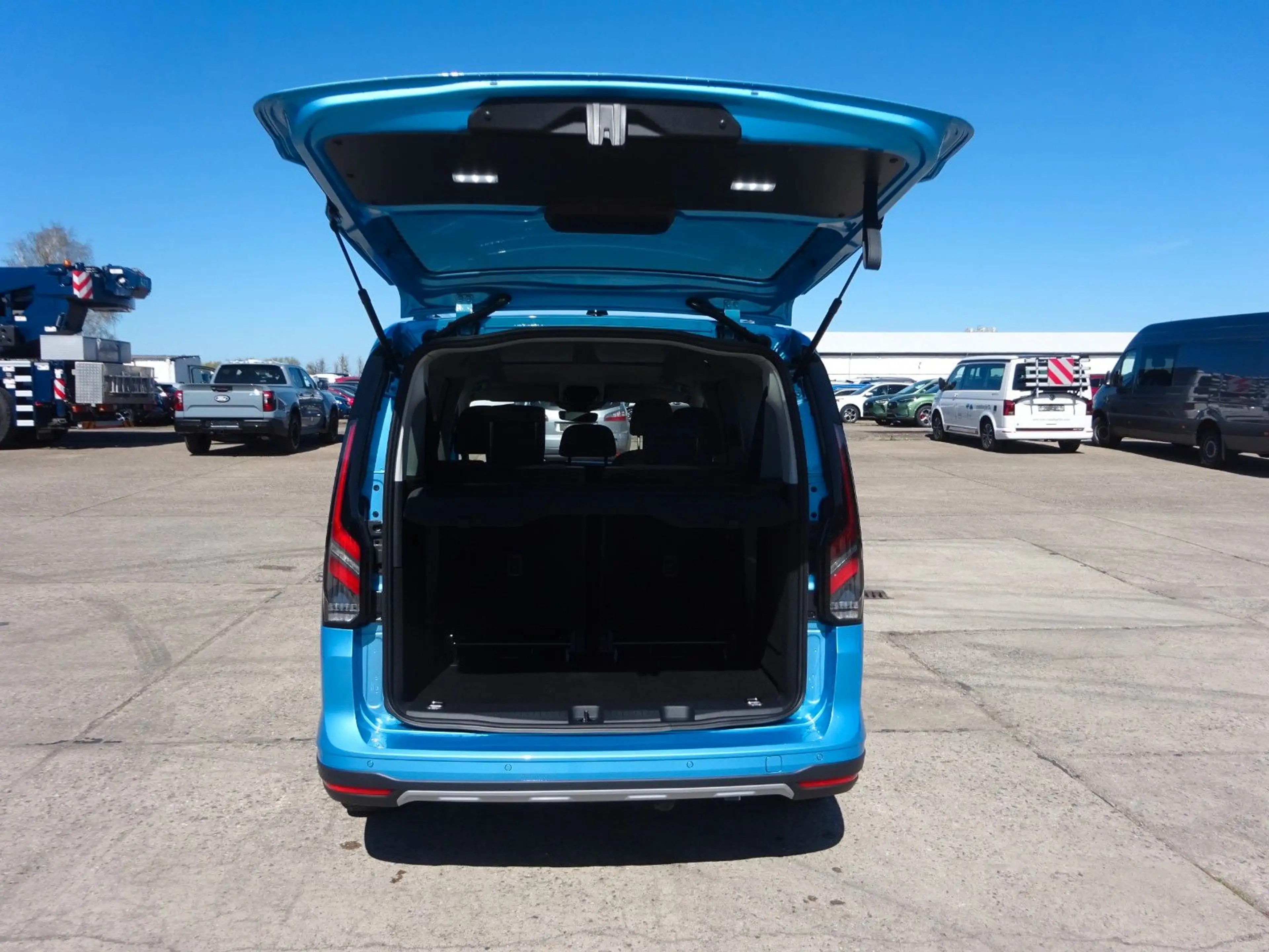 Ford Grand Tourneo Connect Active Stndhz AHK LED Pano — photo 6