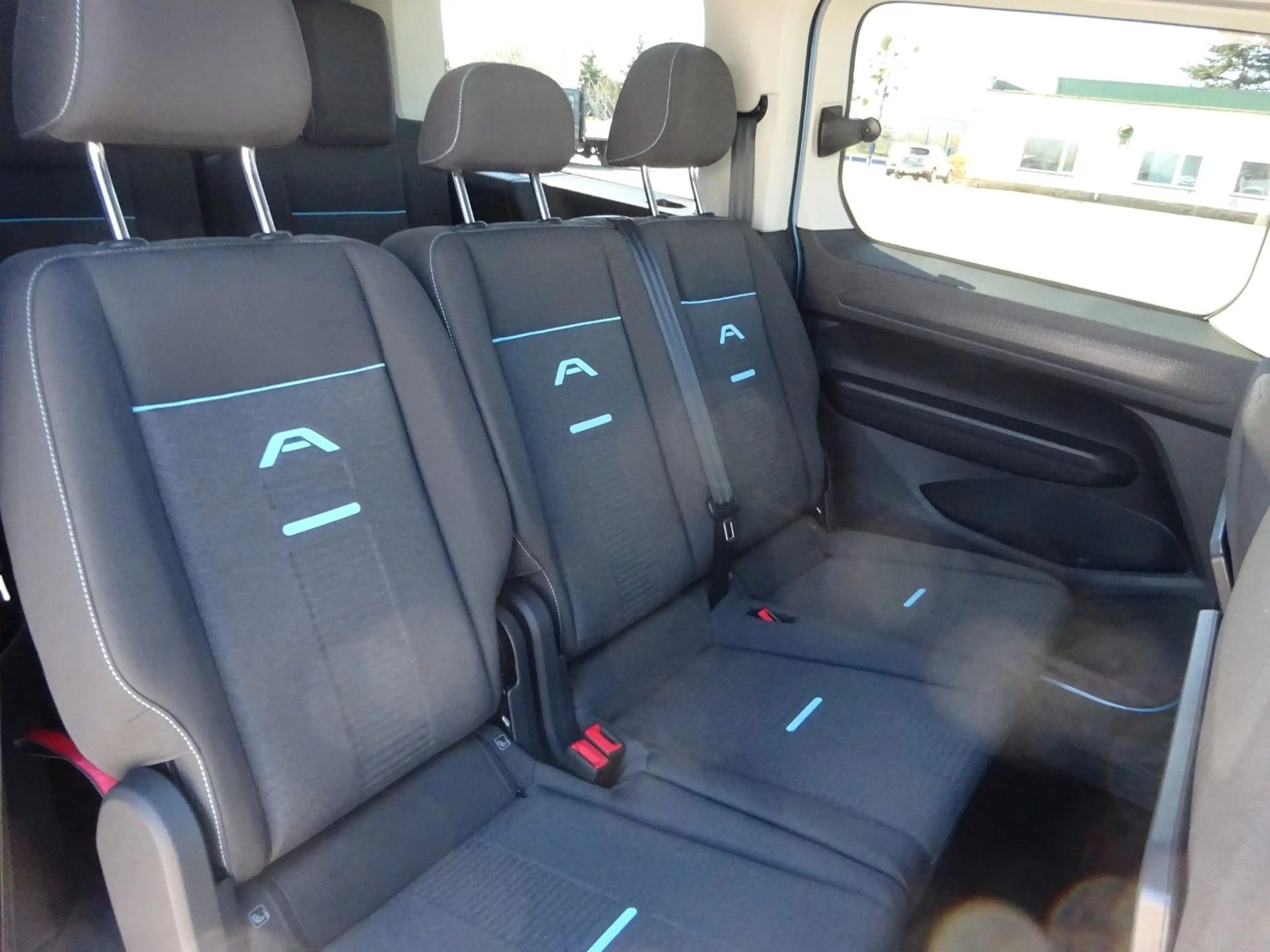 Ford Grand Tourneo Connect Active Stndhz AHK LED Pano — photo 14