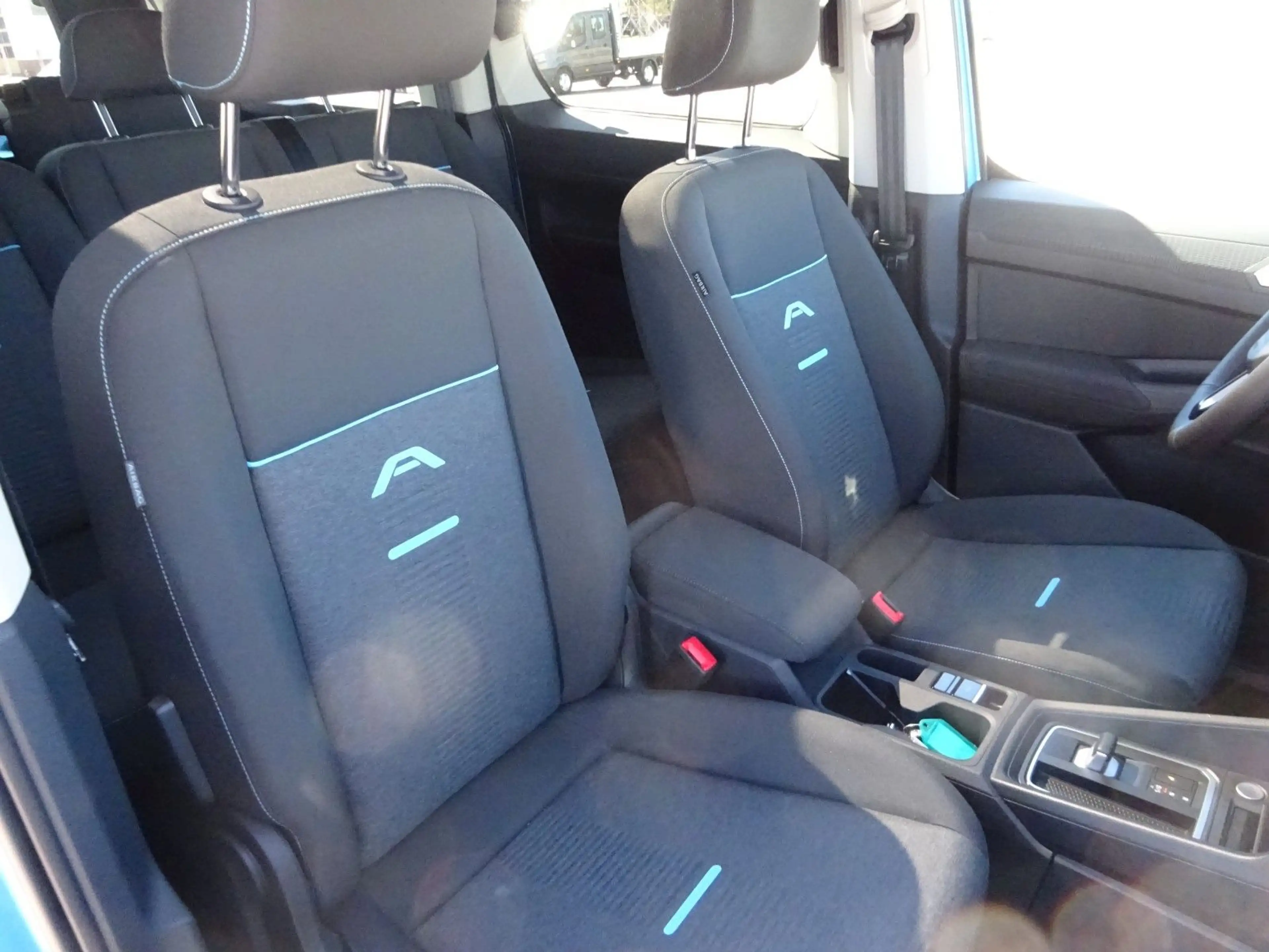 Ford Grand Tourneo Connect Active Stndhz AHK LED Pano — photo 12