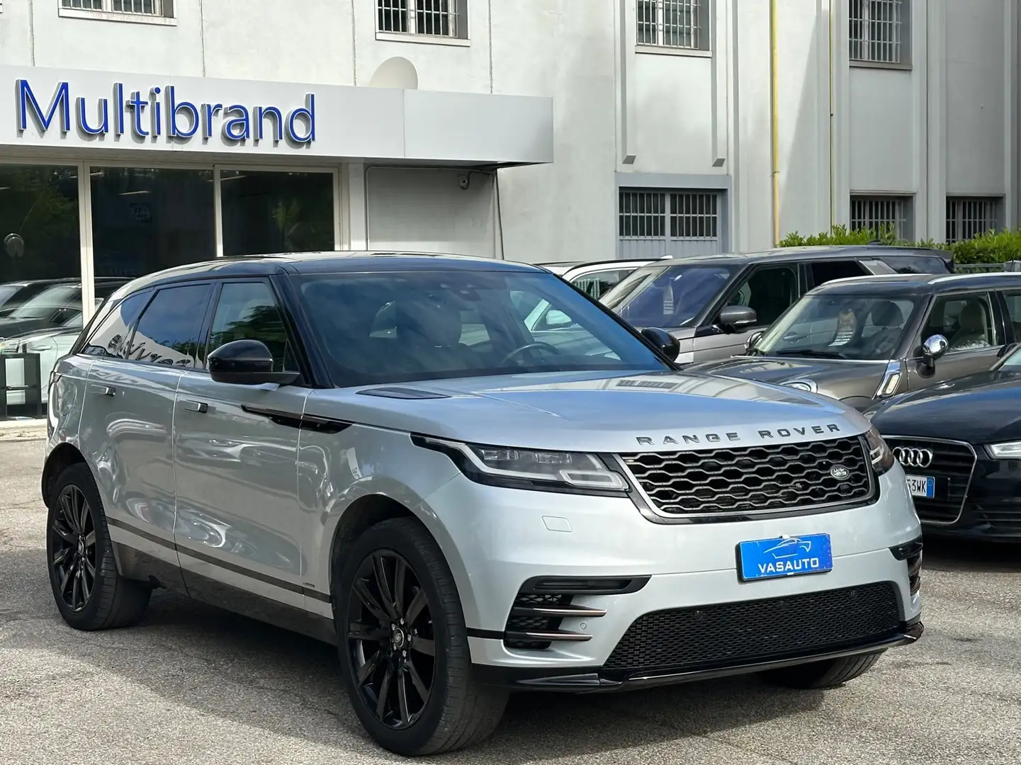 Land Rover Range Rover Velar Range Rover Velar 2.0D I4 240 CV R-Dynamic HSE Grijs - 1