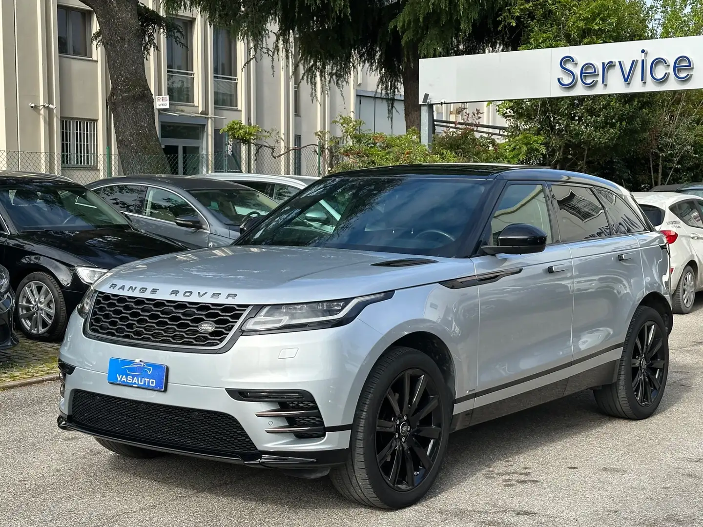 Land Rover Range Rover Velar Range Rover Velar 2.0D I4 240 CV R-Dynamic HSE Grijs - 2