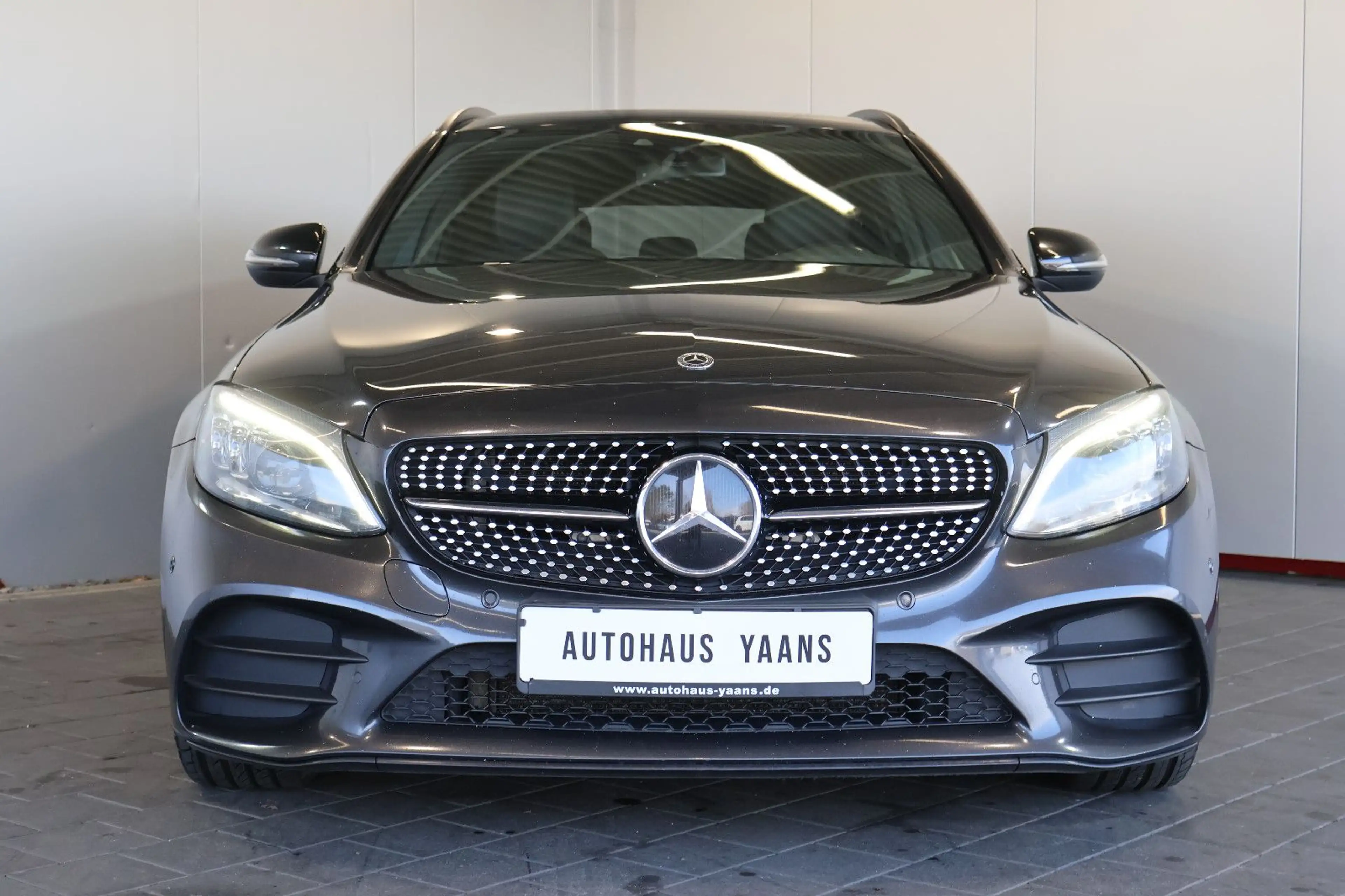 Mercedes-Benz C 220 T d AMG WIDE+HUD+DISTR.+KAM+LED+PANO+18" — photo 2