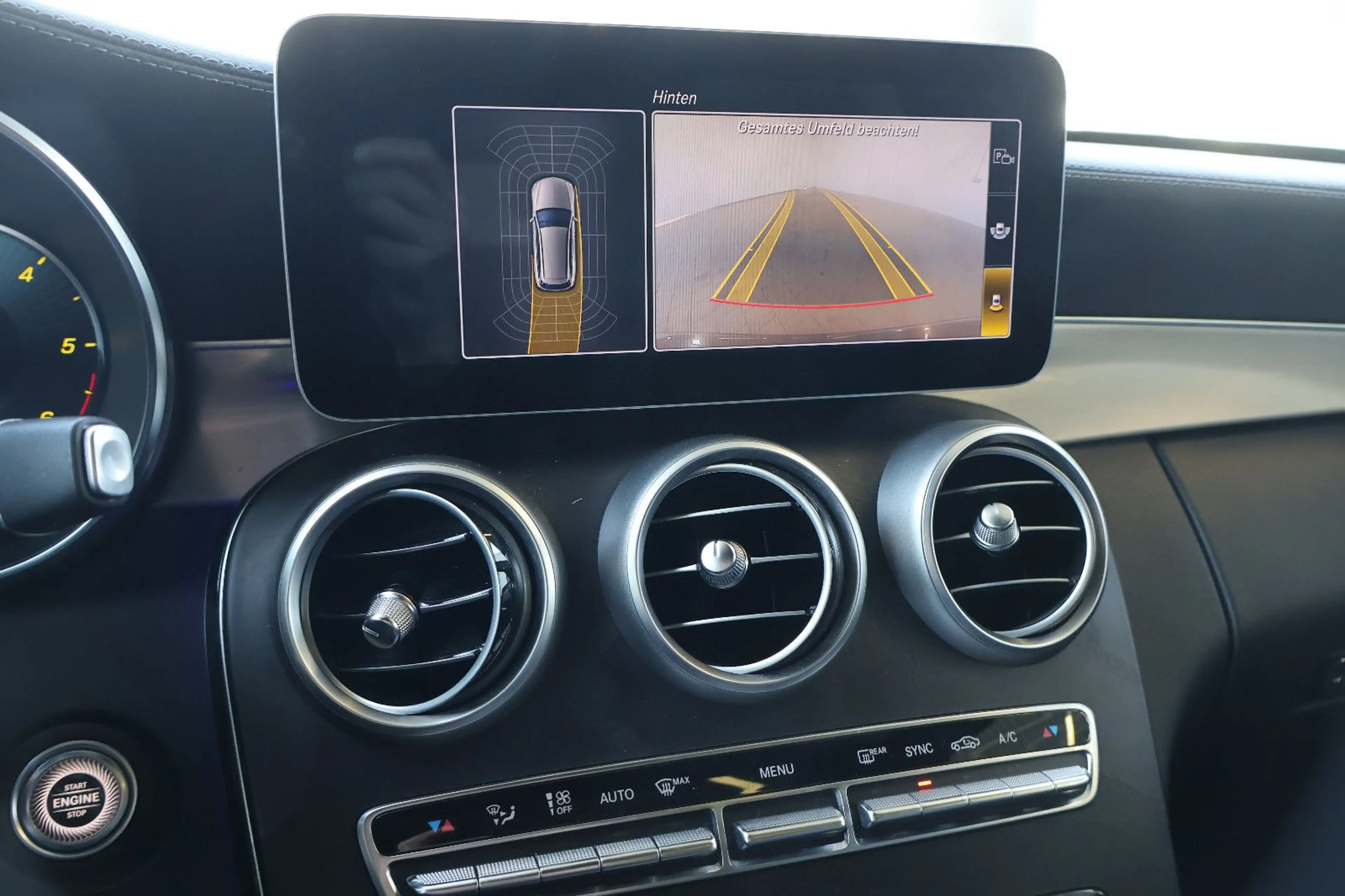 Mercedes-Benz C 220 T d AMG WIDE+HUD+DISTR.+KAM+LED+PANO+18" — photo 10