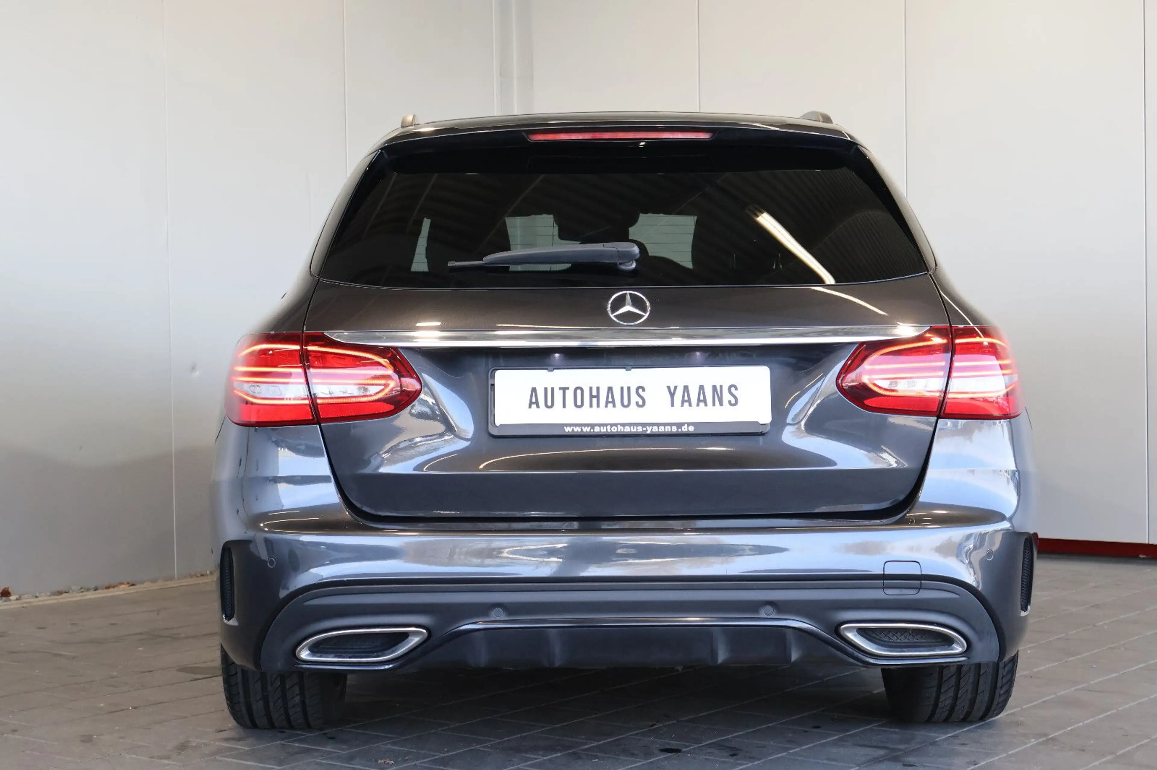 Mercedes-Benz C 220 T d AMG WIDE+HUD+DISTR.+KAM+LED+PANO+18" — photo 5
