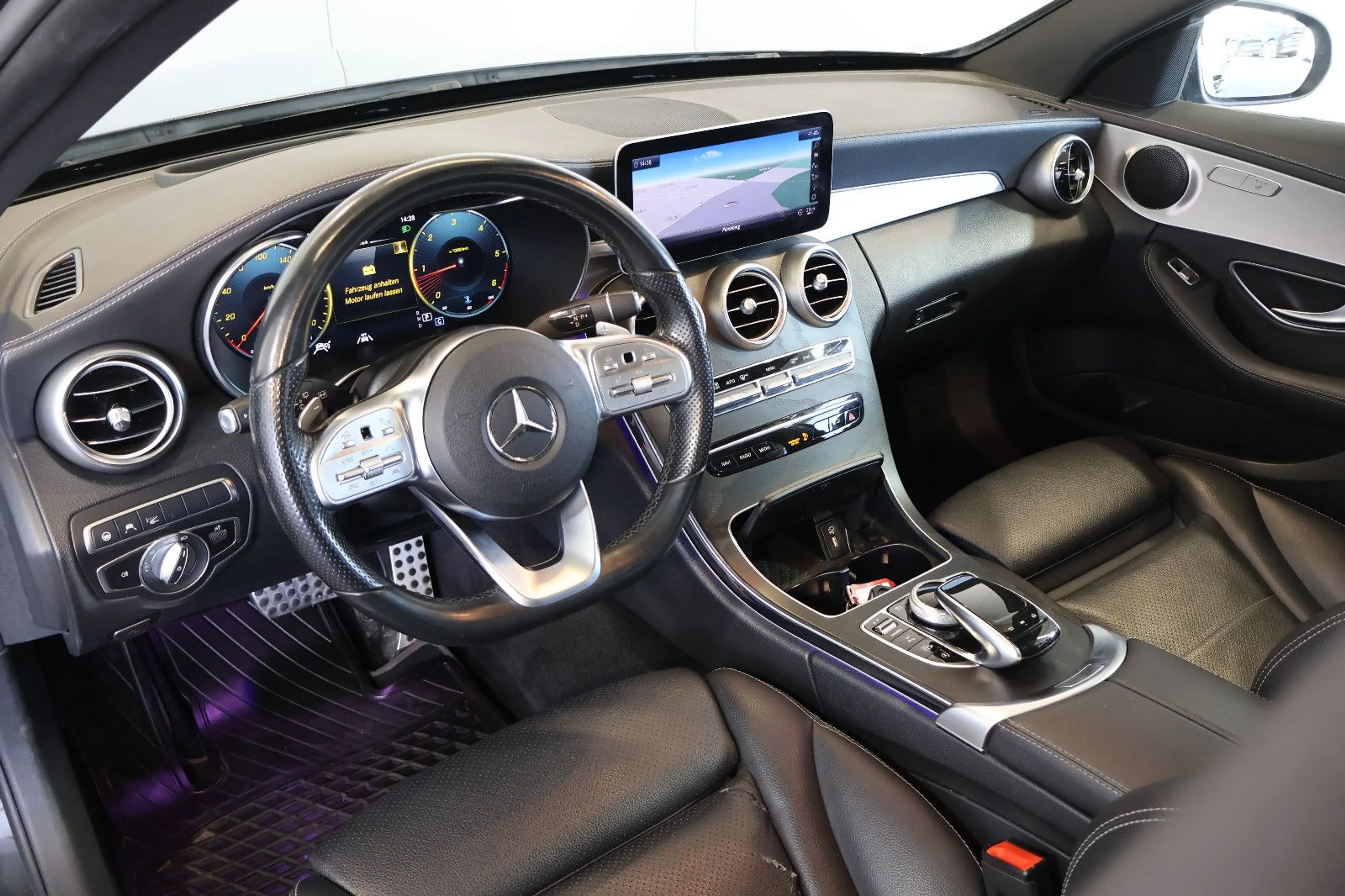Mercedes-Benz C 220 T d AMG WIDE+HUD+DISTR.+KAM+LED+PANO+18" — photo 13