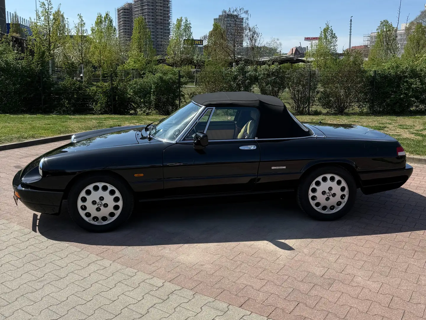 Alfa Romeo Spider Spider 2.0 Schwarz - 2