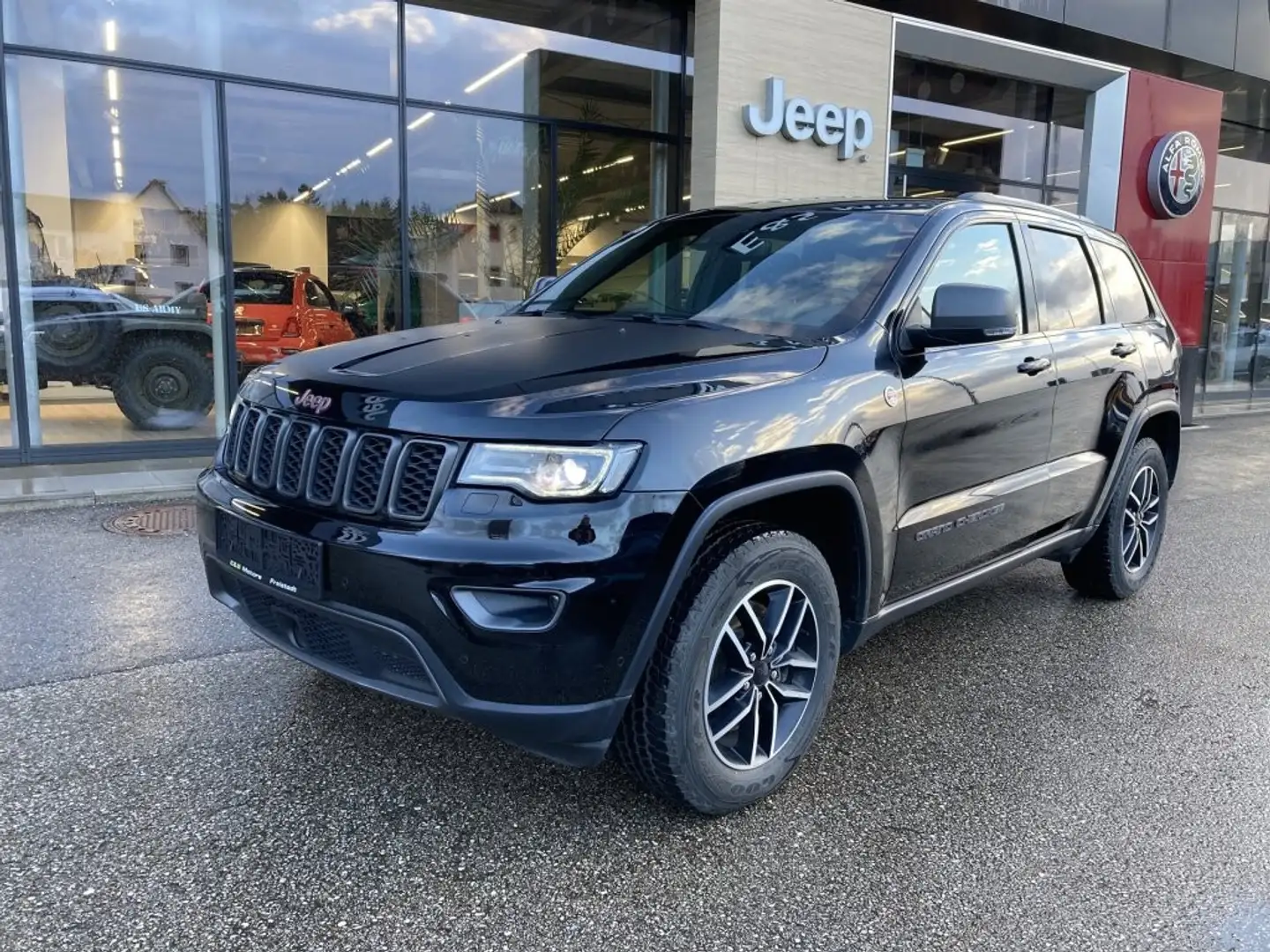 Jeep Grand Cherokee 3,0 V6 CRD Trailhawk Schwarz - 1
