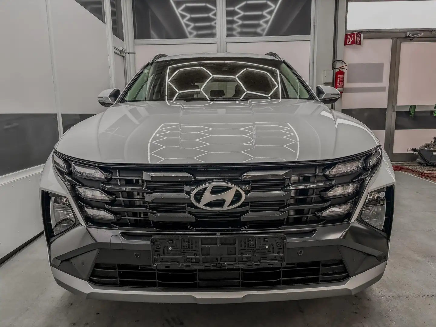 Hyundai TUCSON STYLE KLIMAAUTOMATIK TOTWINKEL NAVI SHZ RFK PDC... Weiß - 2