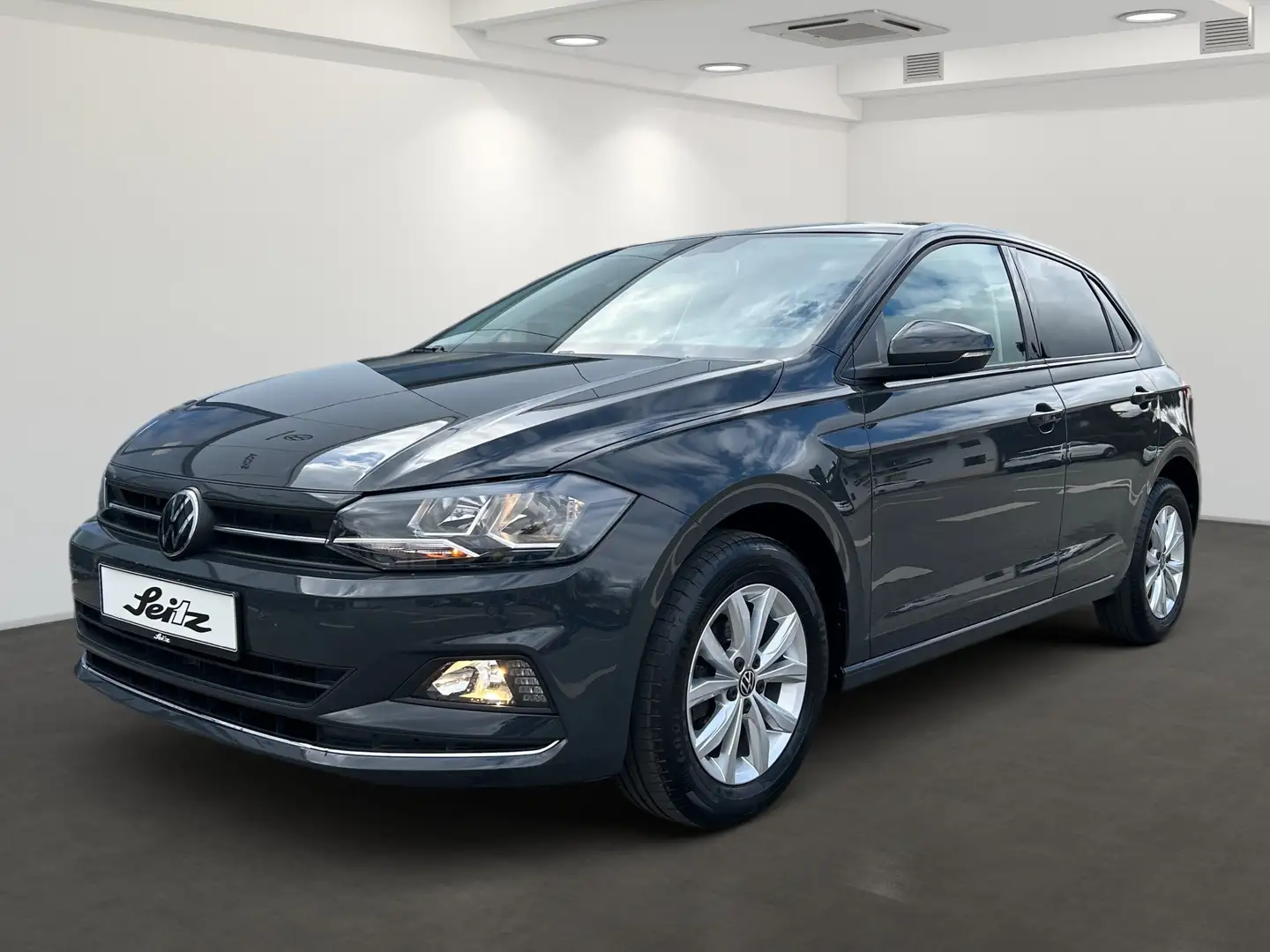Volkswagen Polo VI 1.0 TSI Highline *NAVI*PARKSENSOR*SITZH* Gris - 2