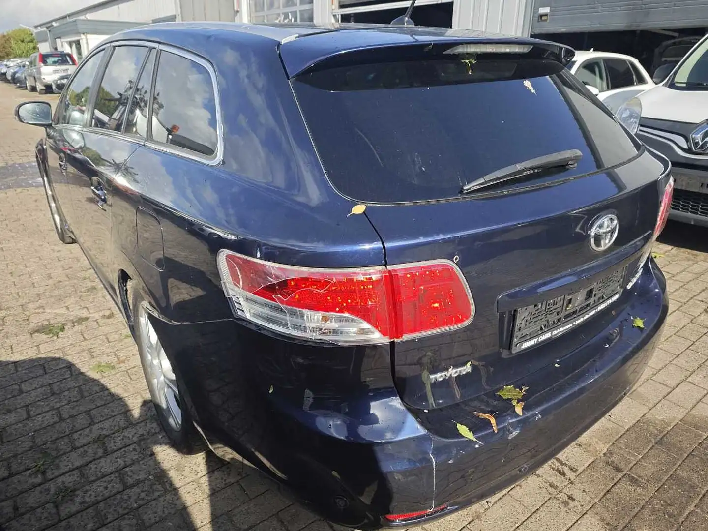 Toyota Avensis Combi Diesel 2.2 D-CAT Executive Blau - 2