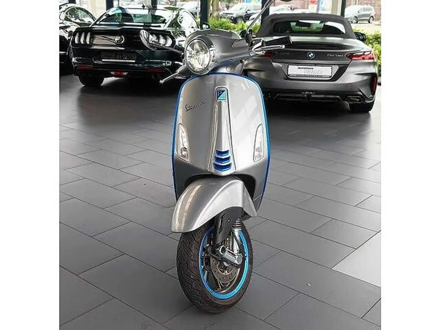 Vespa Elettrica 45 + Top-Case, neuwertig, Service neu Gris - 2
