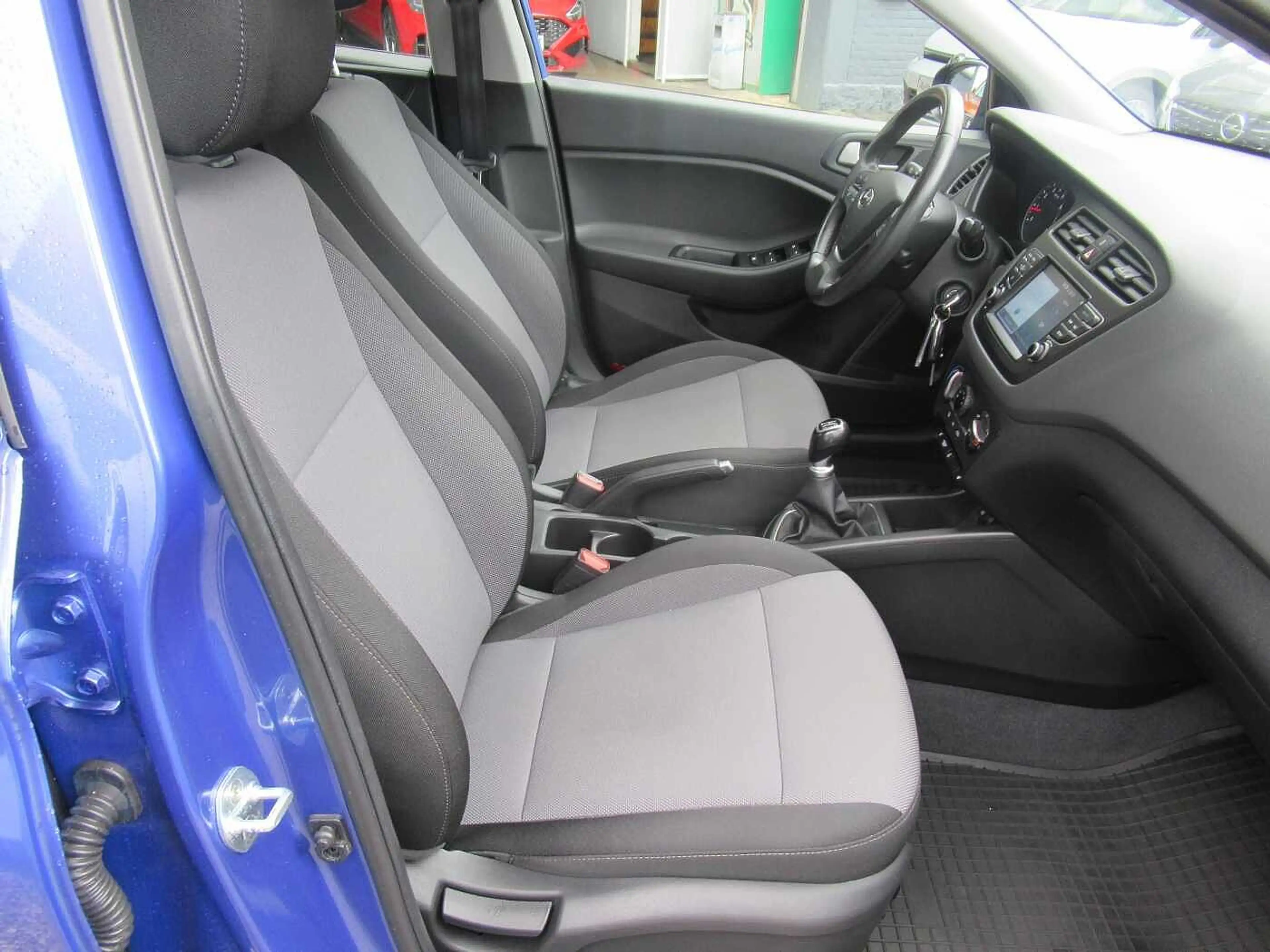 Hyundai i20 1.2 Active — photo 12
