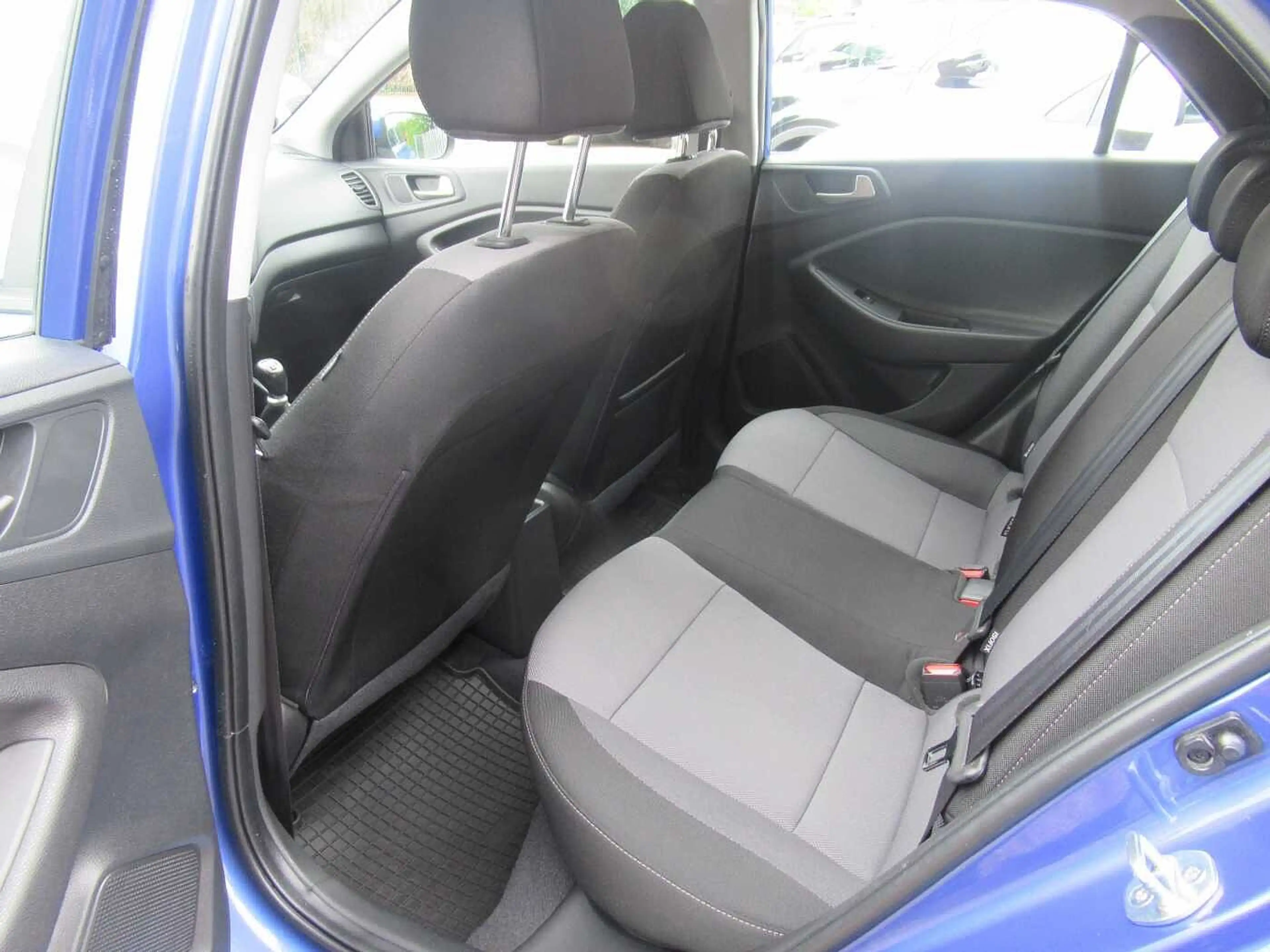 Hyundai i20 1.2 Active — photo 8