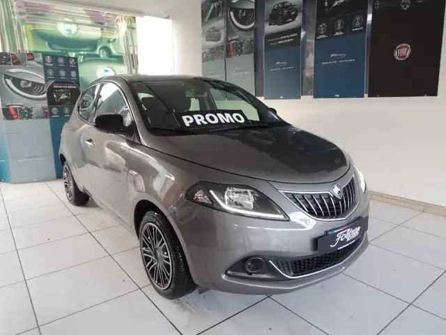 Lancia Ypsilon 1.0 FireFly 5 porte S&S Hybrid Gold