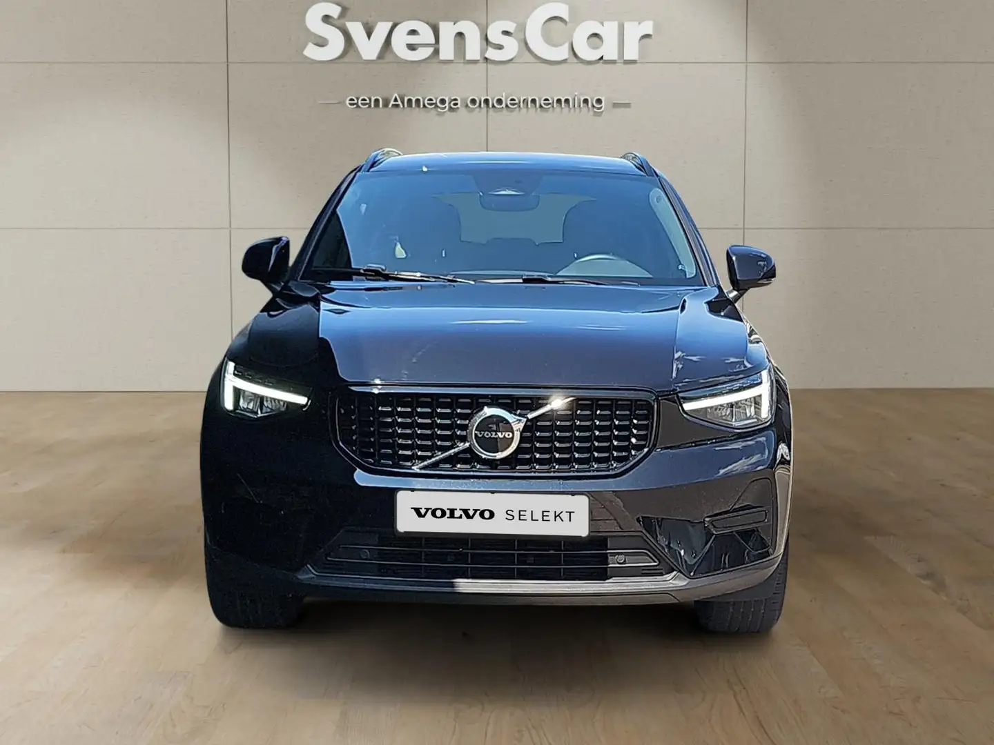 Volvo XC40 2.0 B4 Plus Dark | Stoelverwarming | Harman/Kardon Zwart - 2