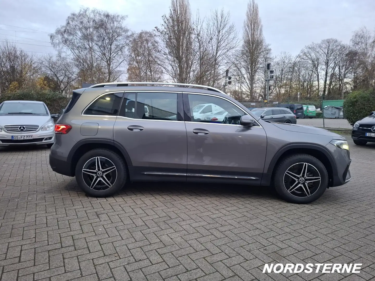 Mercedes-Benz EQB 250 EQB 250 AMG Line LED+KAMERA+SPIEGEL PACKET Klima Grau - 2