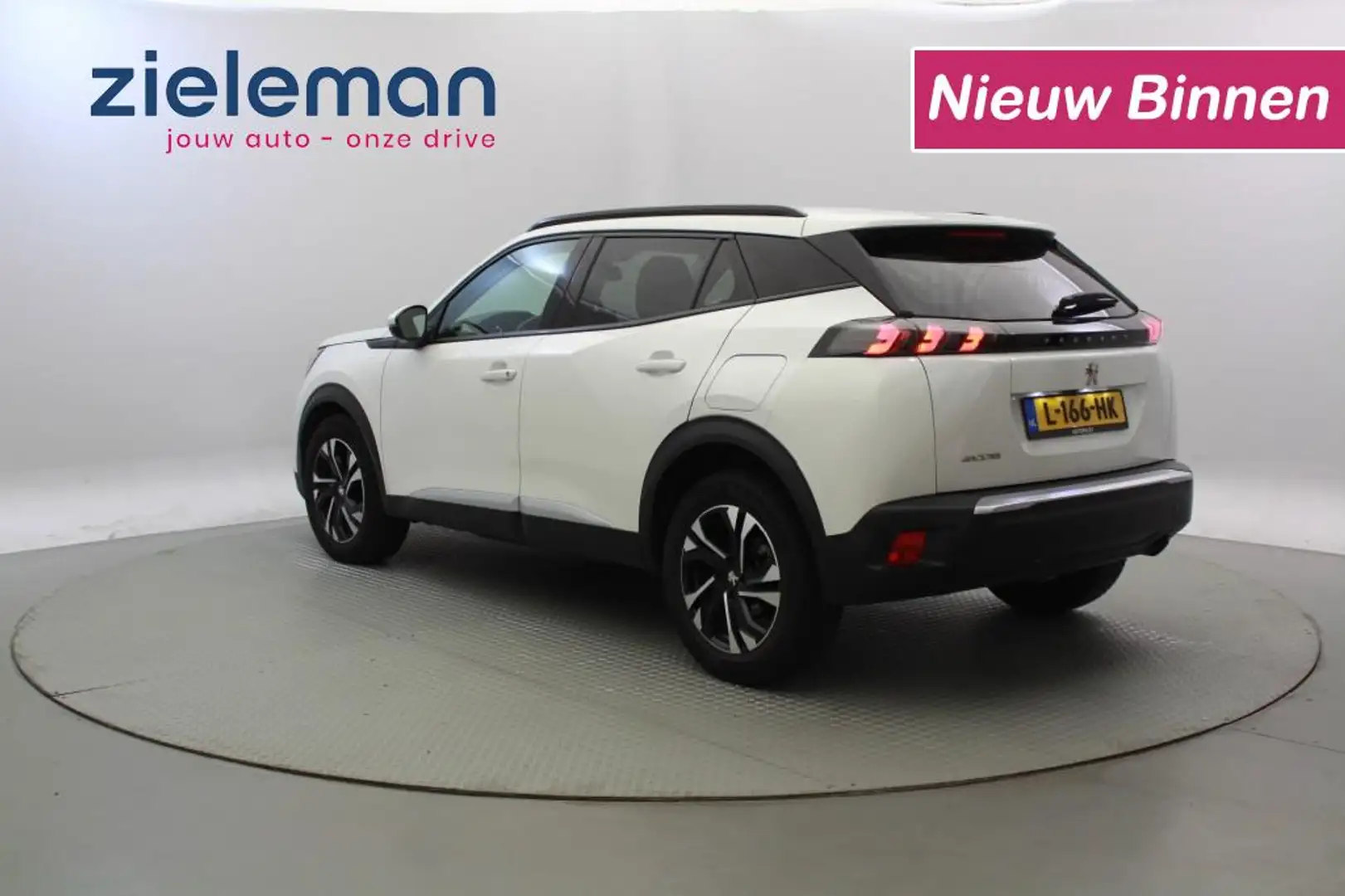 Peugeot 2008 1.2 PureTech Allure - Carplay, Camera, Half Leer Wit - 2